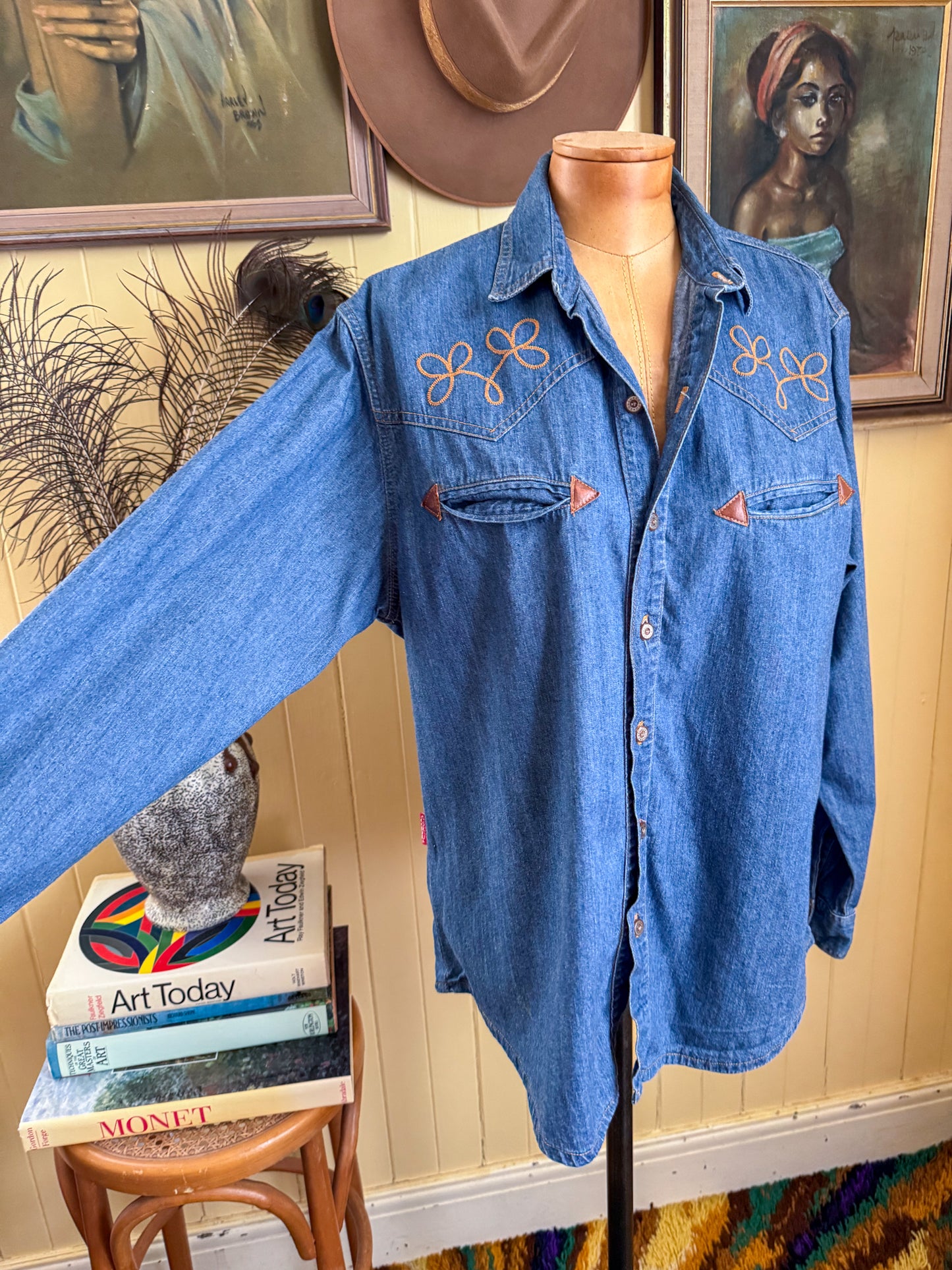 VINTAGE 1980S CORFU CHAMBRAY DENIM EMBROIDERED WESTERN SHIRT M