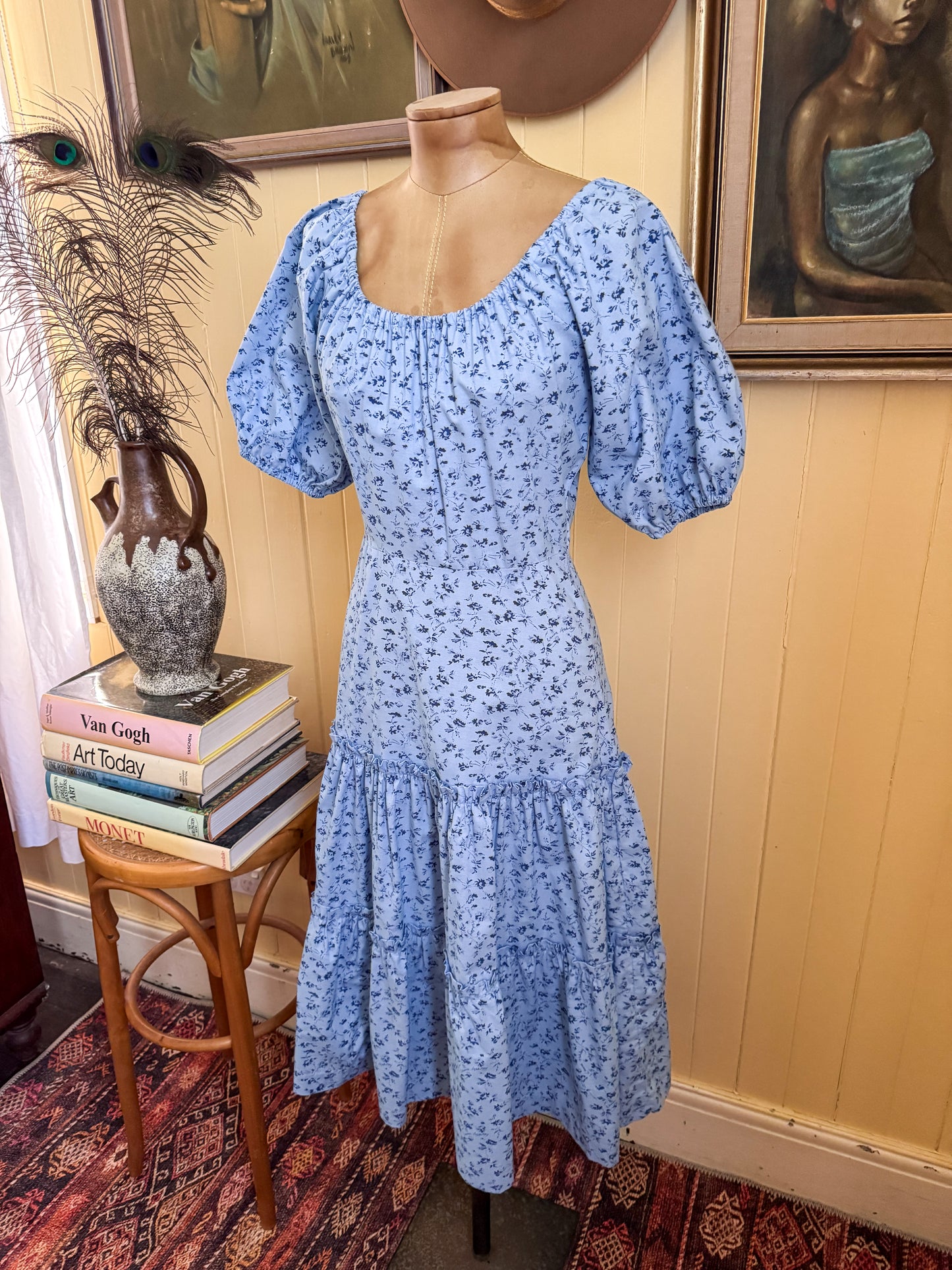 VINTAGE 1980S LAURA ASHLEY COTTON FLORAL + LOGO PRINT PEASANT DRESS XS/S