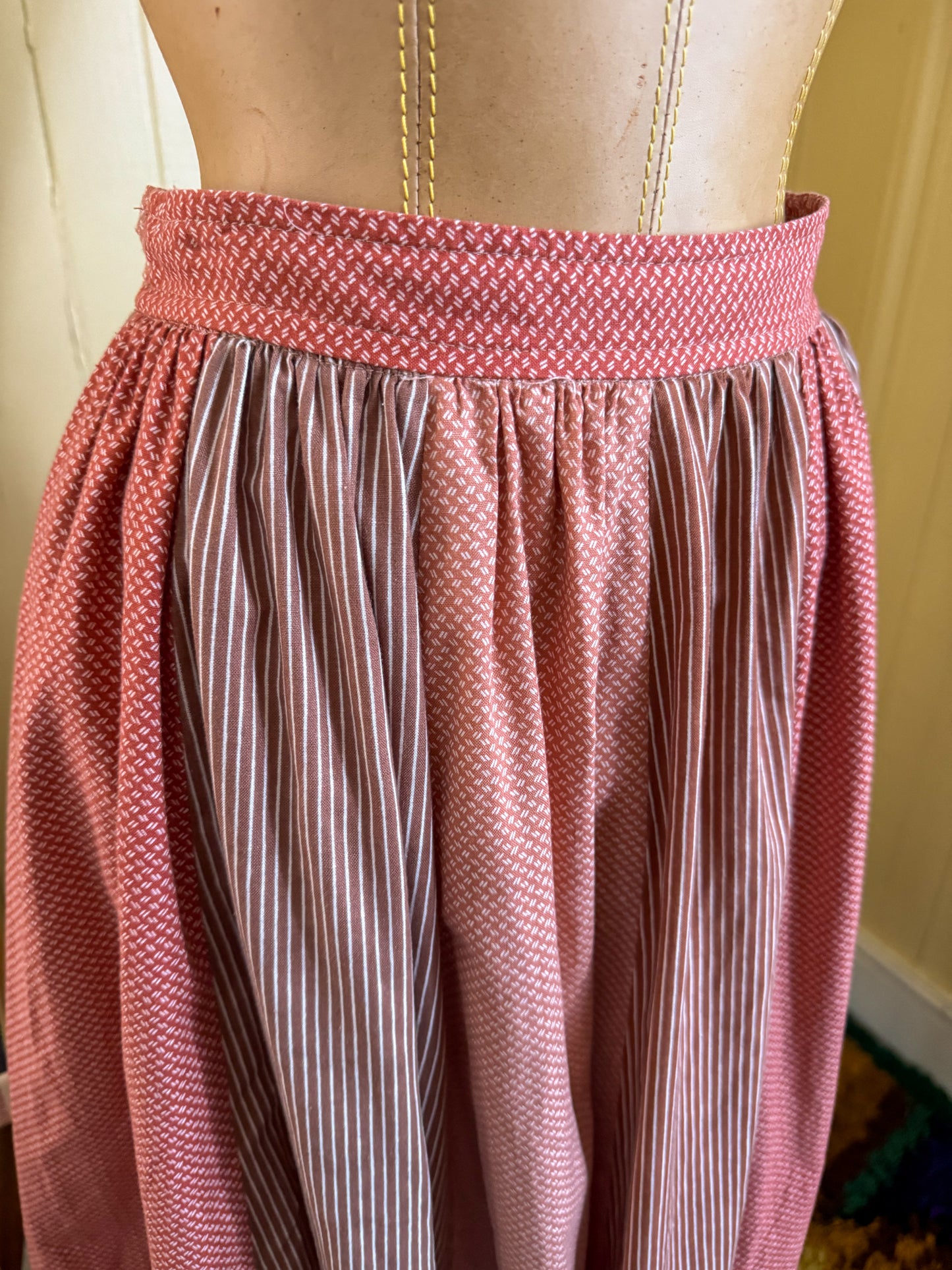 VINTAGE 1970S PRUE ACTON COTTON SPLICED PRINT PEASANT MIDI SKIRT XS
