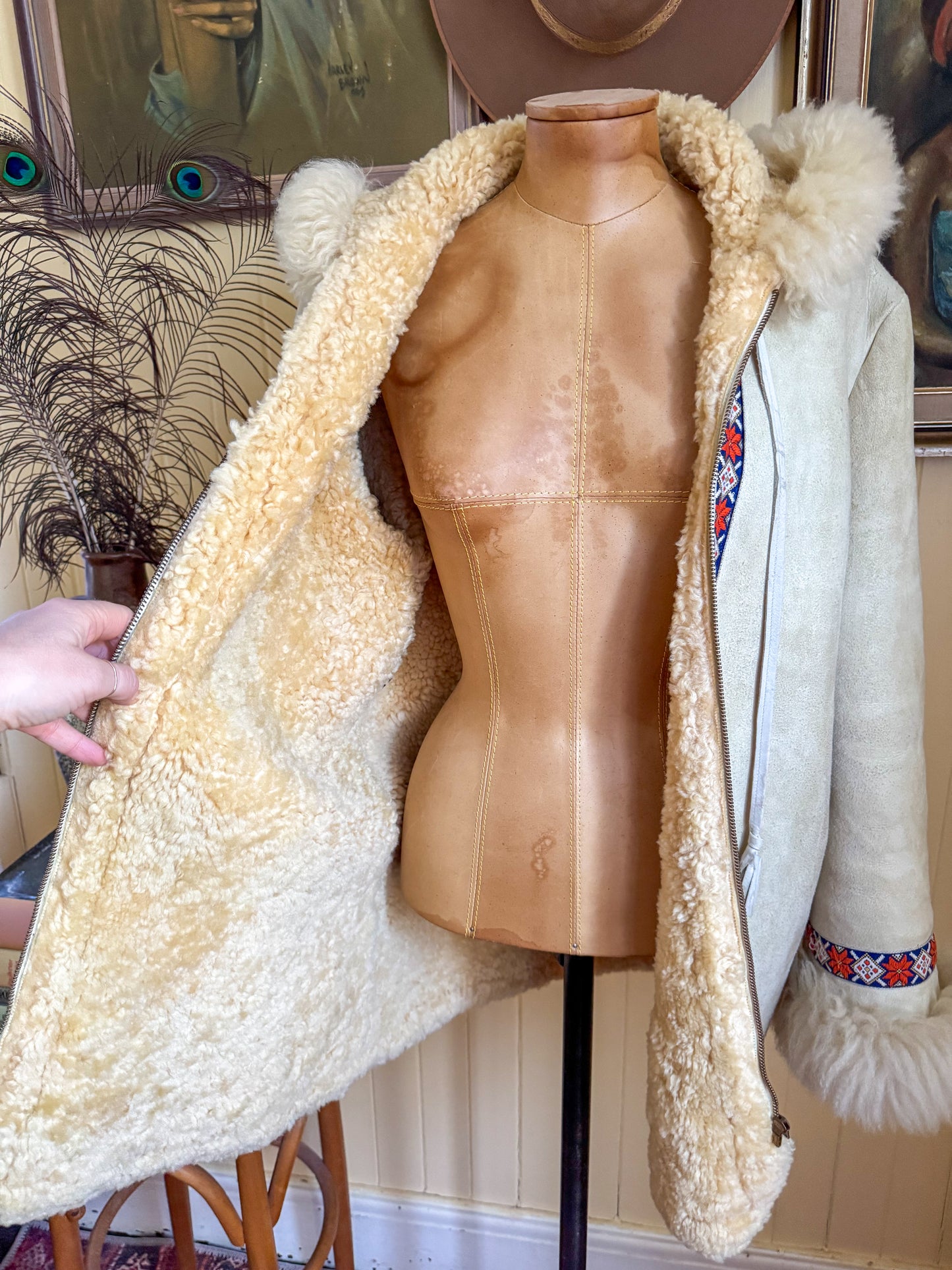 VINTAGE 1970S PENNY LANE SUEDE PAINTED SHEEPSKIN HOODED COAT M