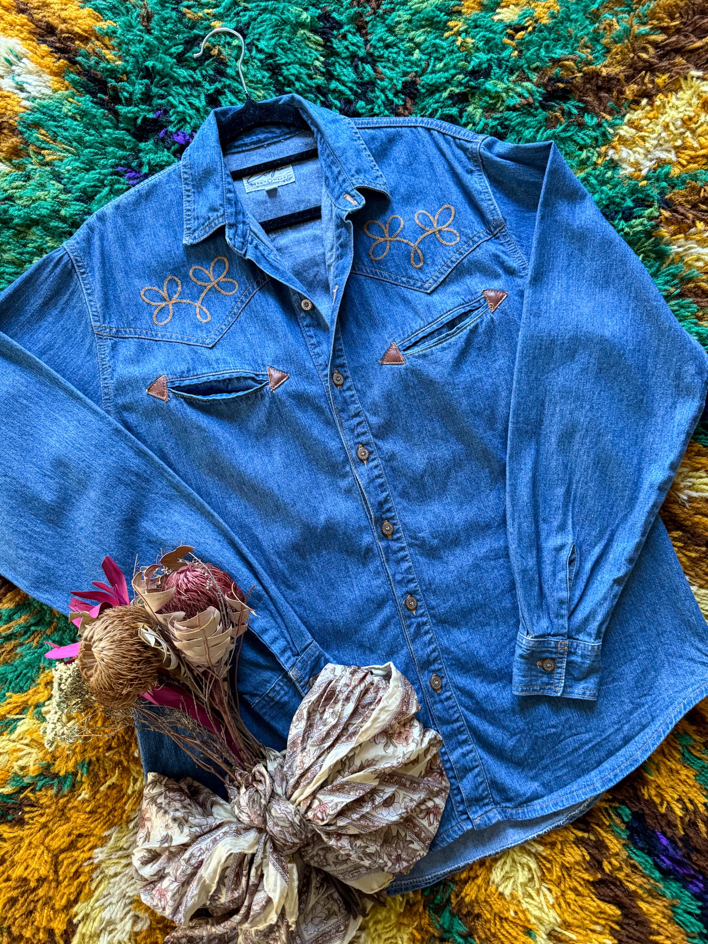 VINTAGE 1980S CORFU CHAMBRAY DENIM EMBROIDERED WESTERN SHIRT M