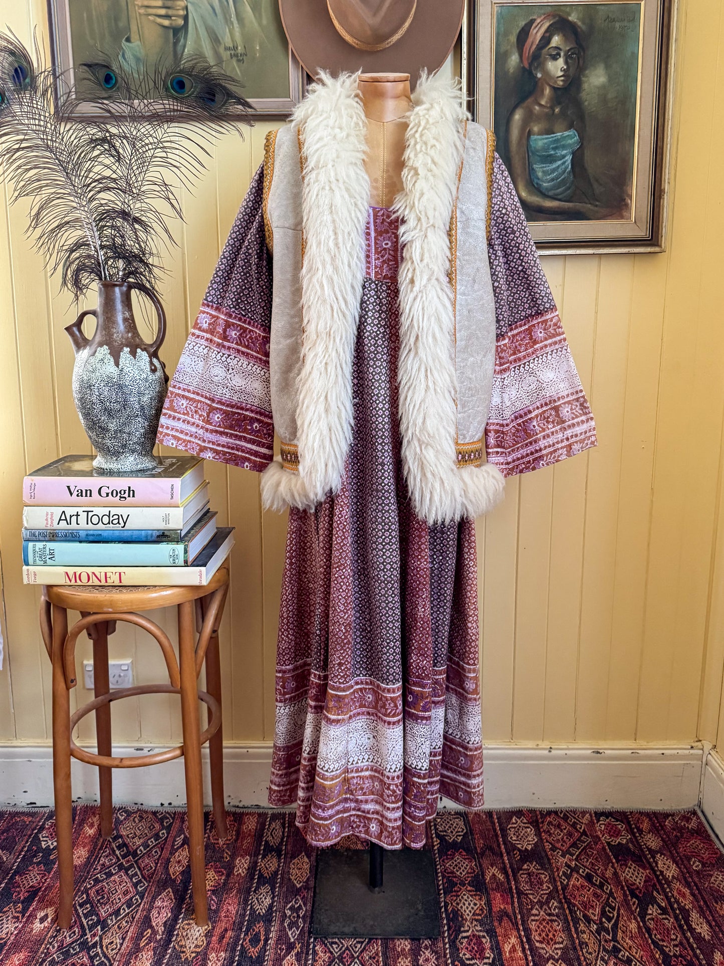 VINTAGE 1970S NATURAL SUEDE LEATHER PENNY LANE SHEARLING VEST S/M