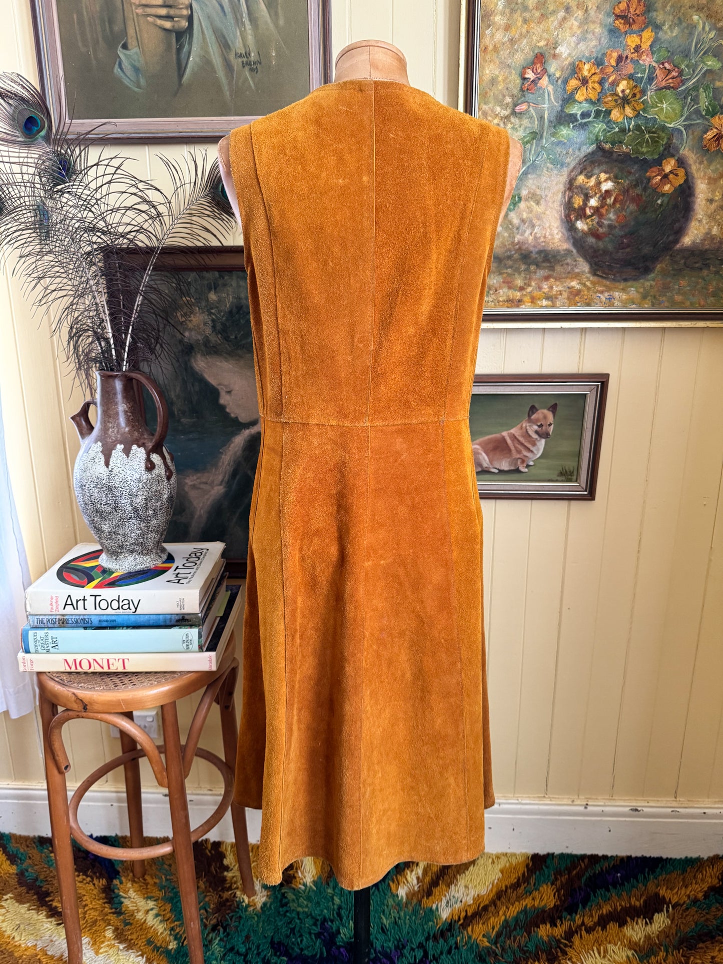VINTAGE 1970S GEPETTO TAN SUEDE LEATHER PEACOCK APPLIQUÉ LONGLINE WAISTCOAT VEST XS