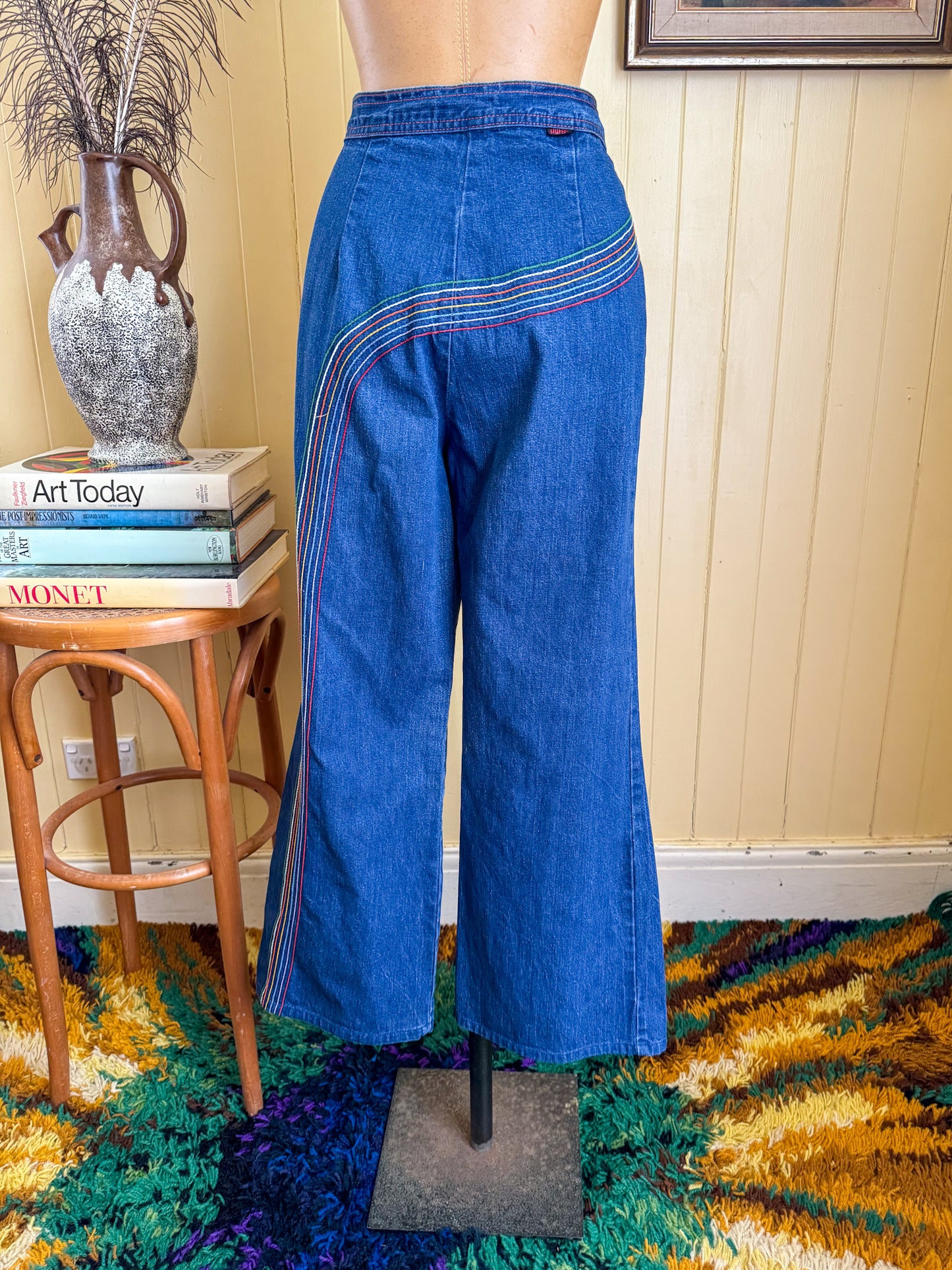VINTAGE 1970S STUFFED HIGH WAIST RAINBOW STITCH CROPPED DENIM JEANS M