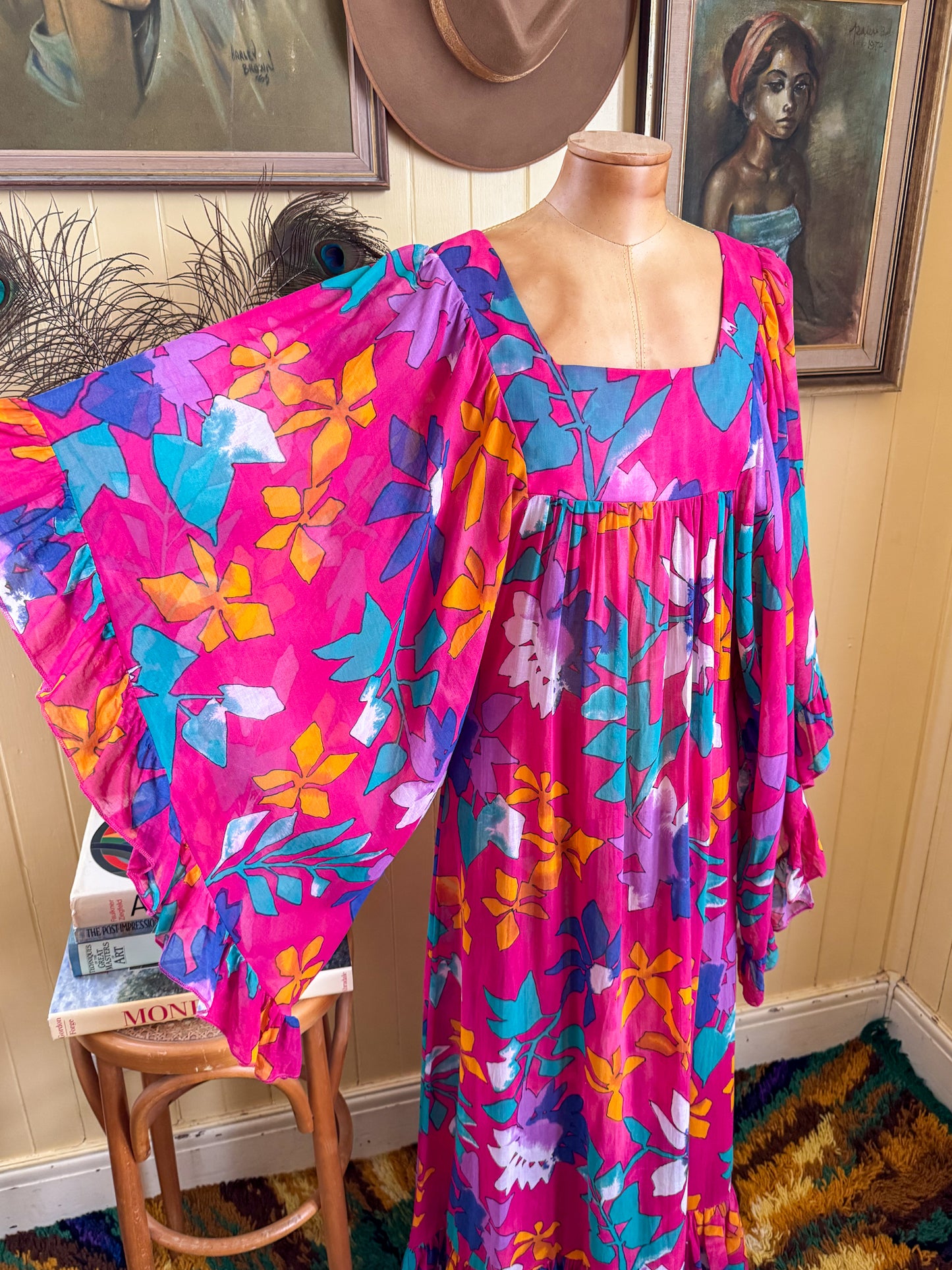 VINTAGE 1970S MISS JANTZEN FLORAL PRINT COTTON GAUZE ANGEL SLEEVE MAXI DRESS S/M/L