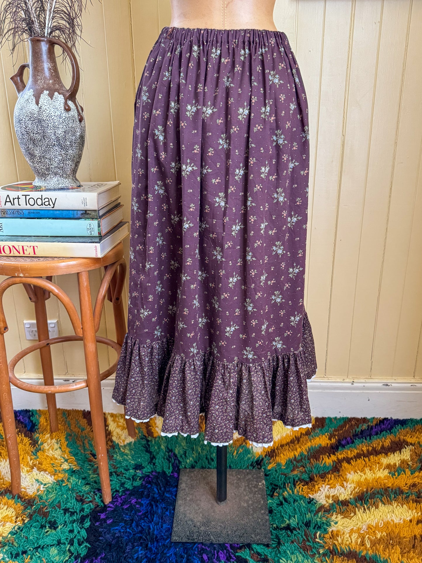 VINTAGE 1970S COTTON FLORAL PRINT RUFFLE LACE TRIM MIDI SKIRT XL