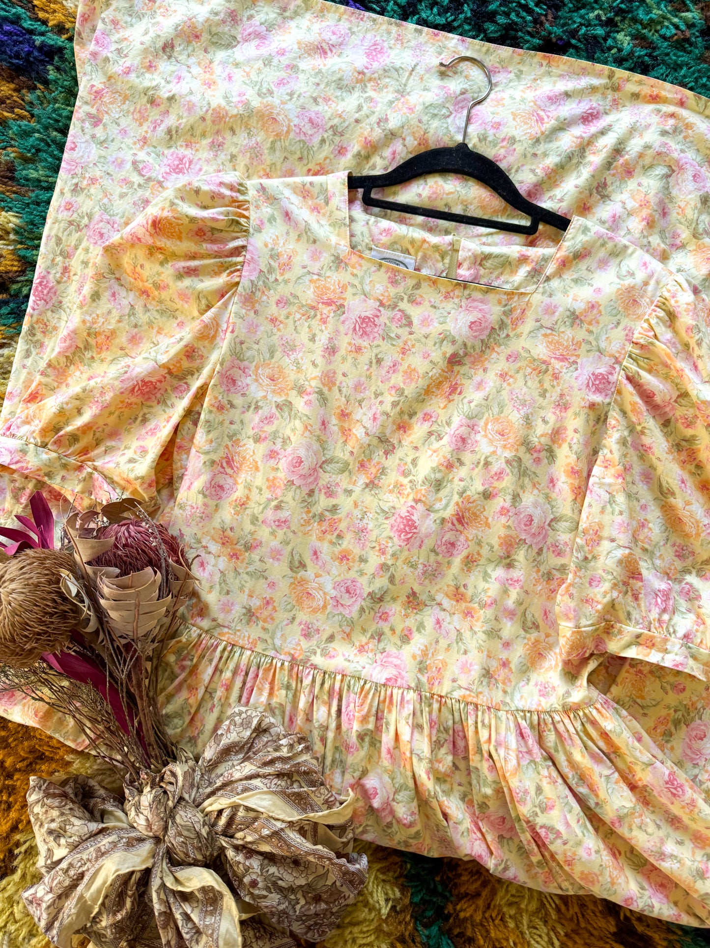 VINTAGE 1990S LAURA ASHLEY COTTON FLORAL PRINT PRAIRIE DRESS M/L