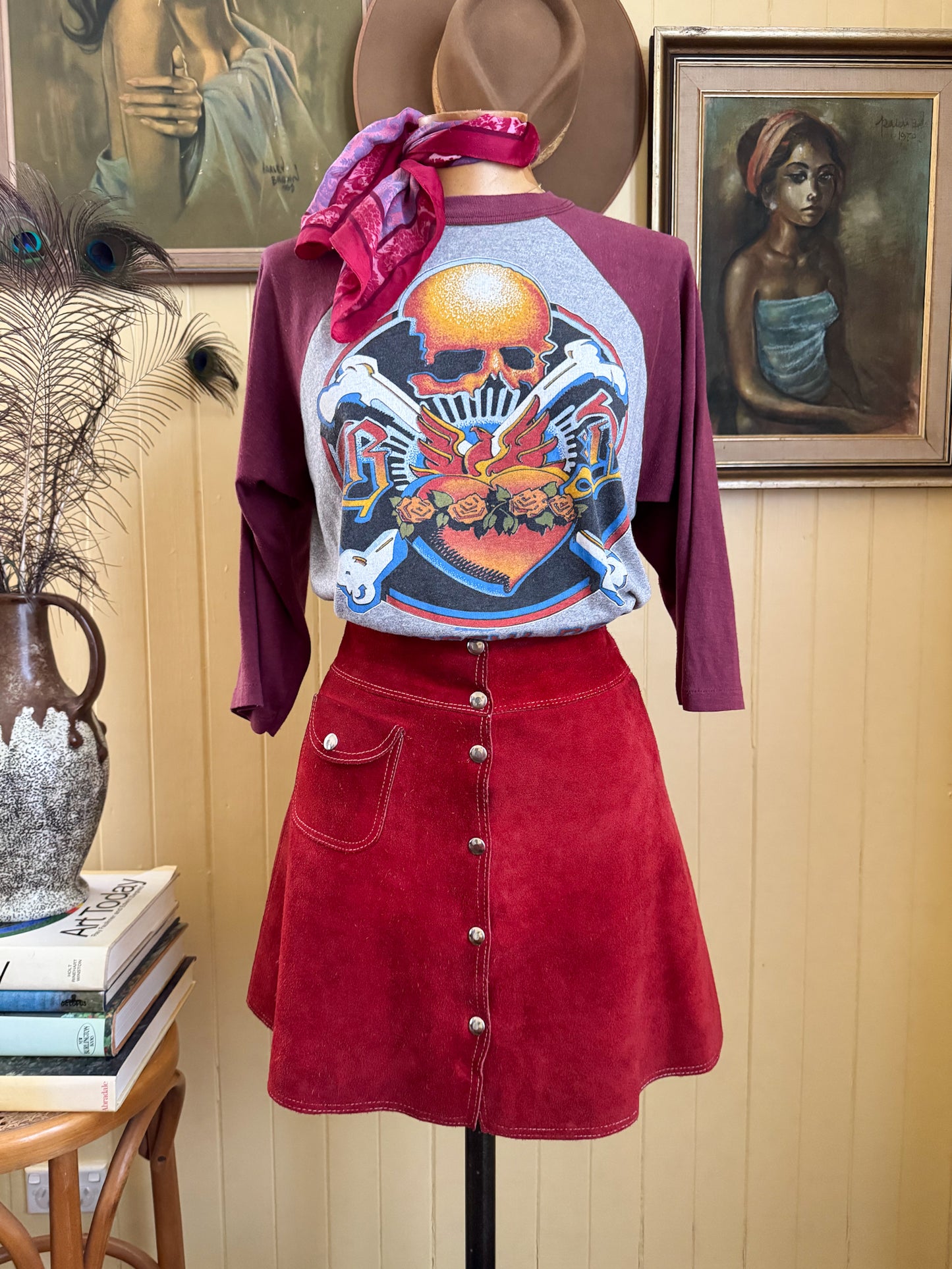 VINTAGE 1970S RED SUEDE LEATHER BUTTON THROUGH MINI SKIRT XS/S