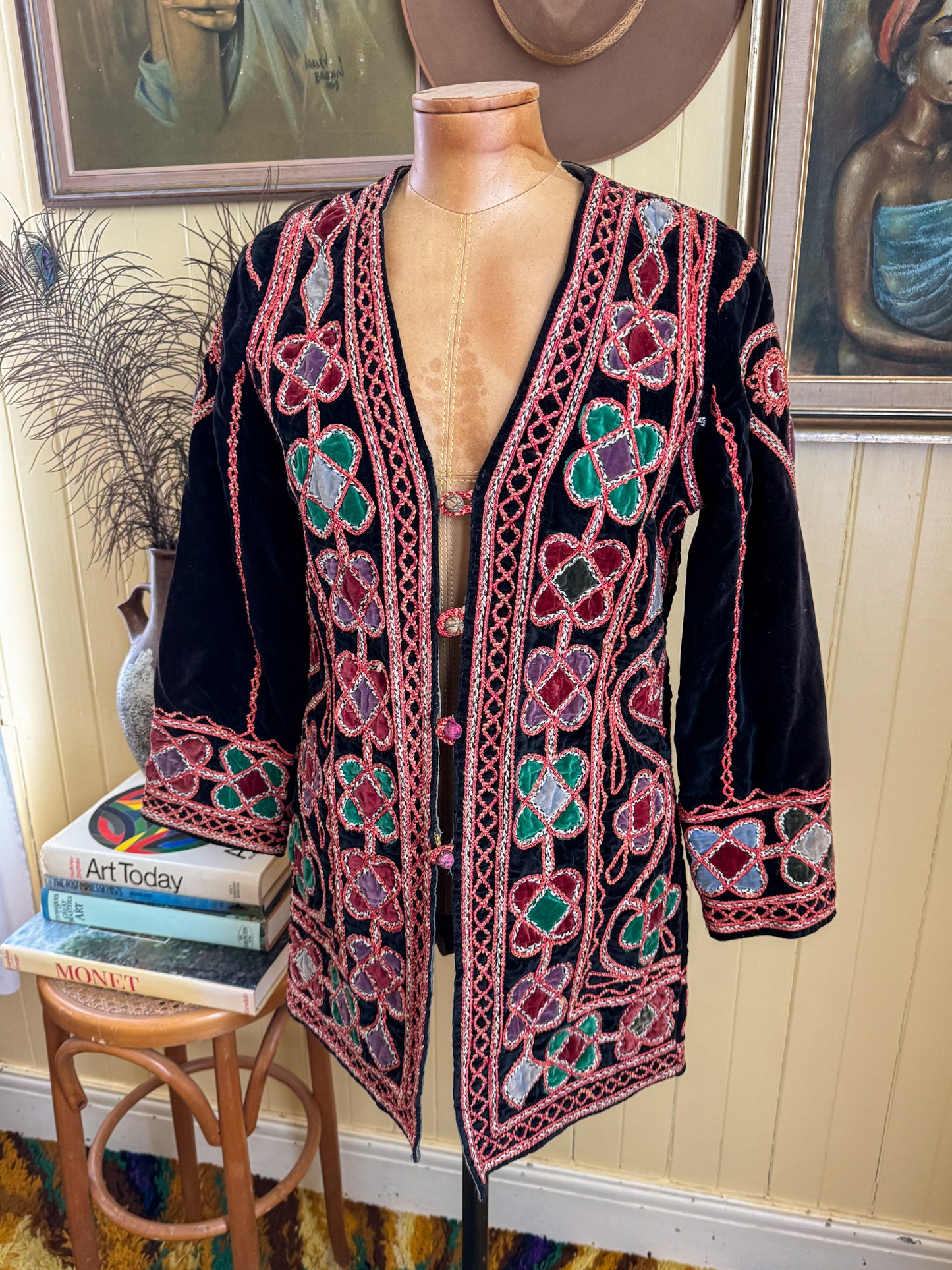 VINTAGE 1960S RARE PAKISTANI HEAVILY EMBROIDERED VELVET JACKET S