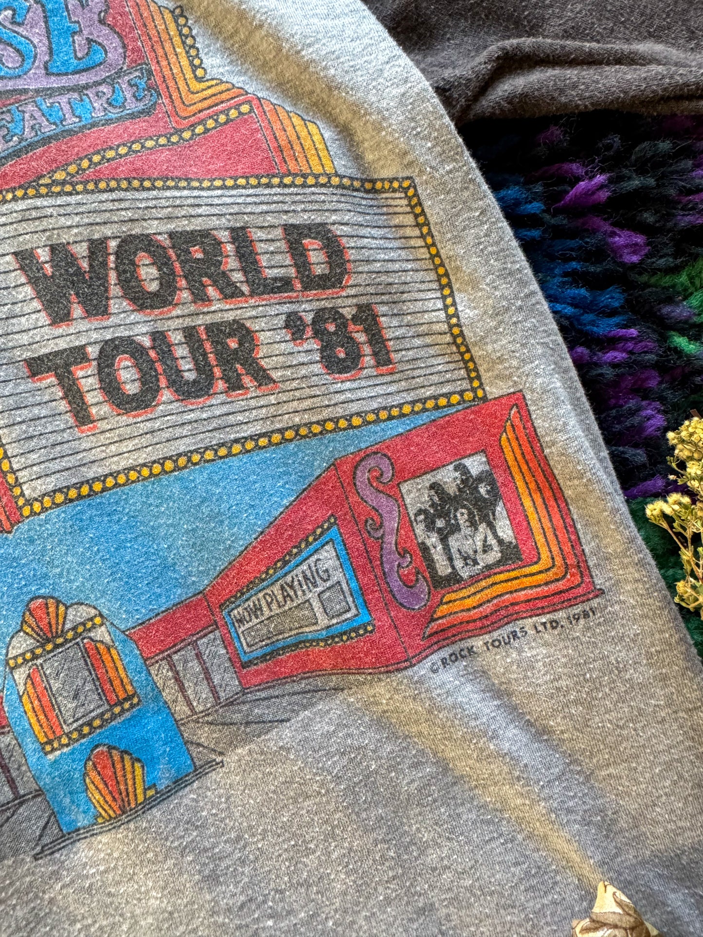 VINTAGE 1981 RARE STYX PARADISE THEATRE WORLD TOUR PRINT RAGLAN TSHIRT S