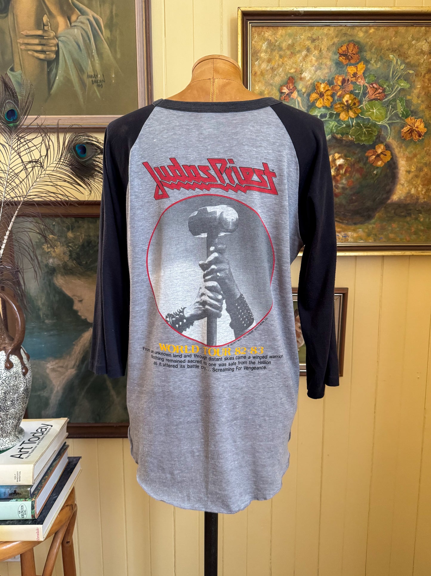 VINTAGE 1982/83 JUDAS PRIEST SCREAMING FOR VENGEANCE WORLD TOUR PRINT RAGLAN TSHIRT M/L