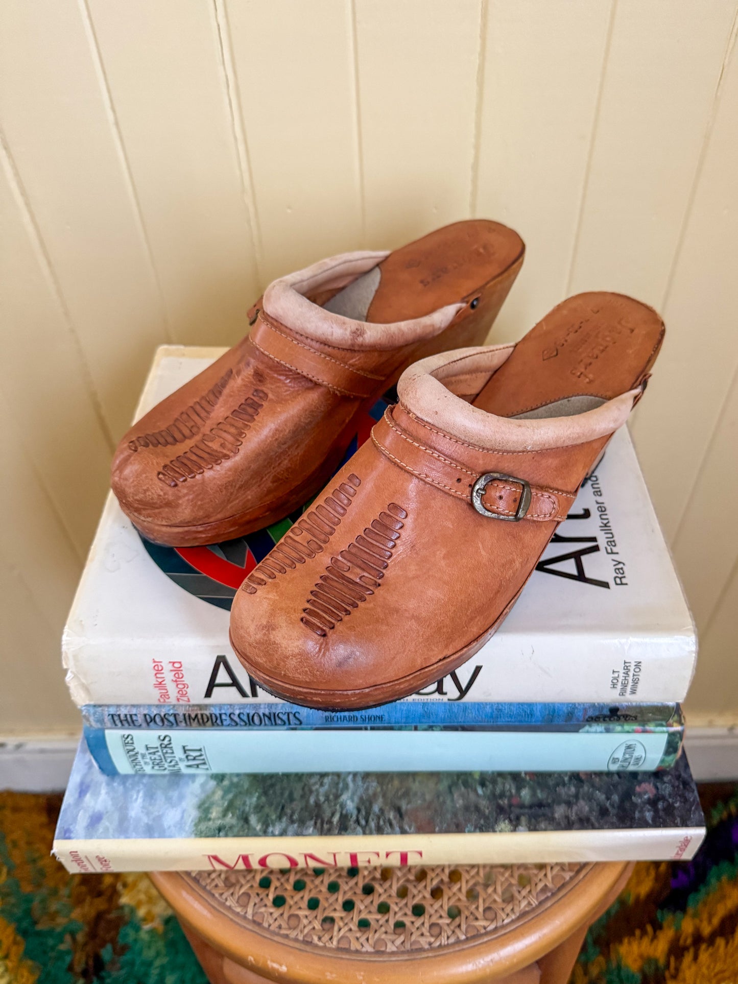 VINTAGE BRAZILIAN NATURAL TAN LEATHER WOODEN CLOGS 10/41