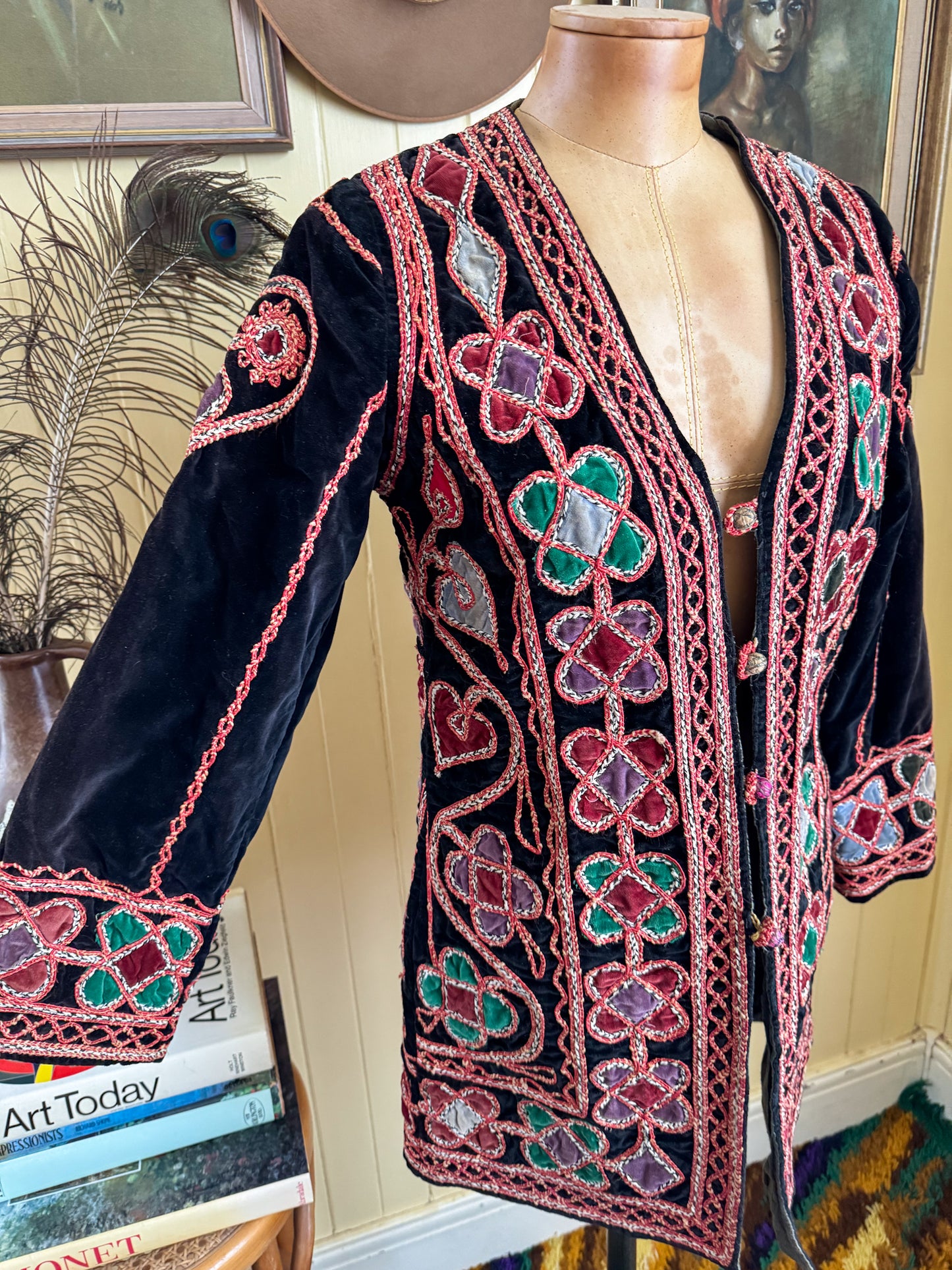 VINTAGE 1960S RARE PAKISTANI HEAVILY EMBROIDERED VELVET JACKET S