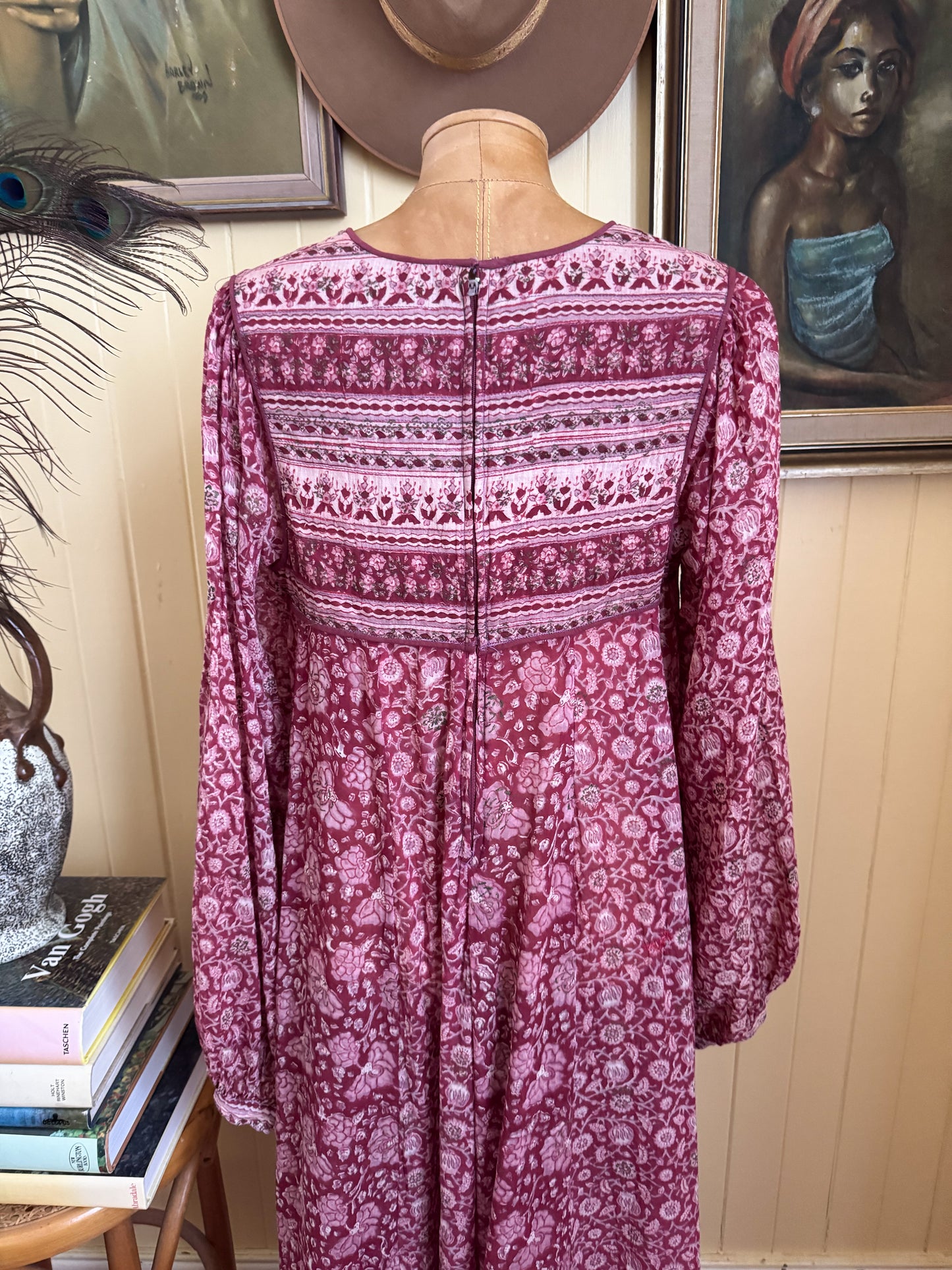 VINTAGE 1970S ELEGANCE OF ASIA INDIAN COTTON GAUZE BLOCK PRINT MIDI DRESS S/M