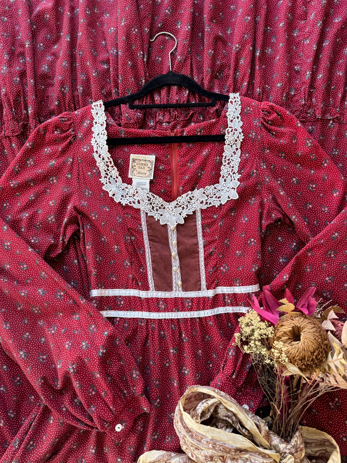 VINTAGE 1970S GUNNE SAX FLORAL PRINT COTTON + LACE PRAIRIE MAXI DRESS S