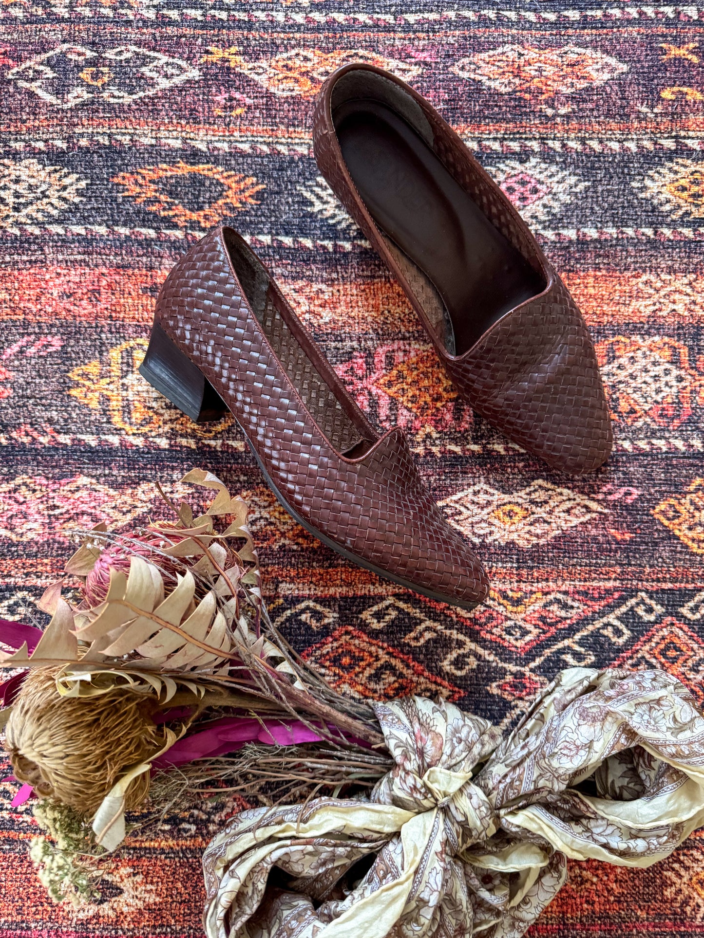 VINTAGE SANDLER CHOCOLATE LEATHER WOVEN HEELS 39/8.5