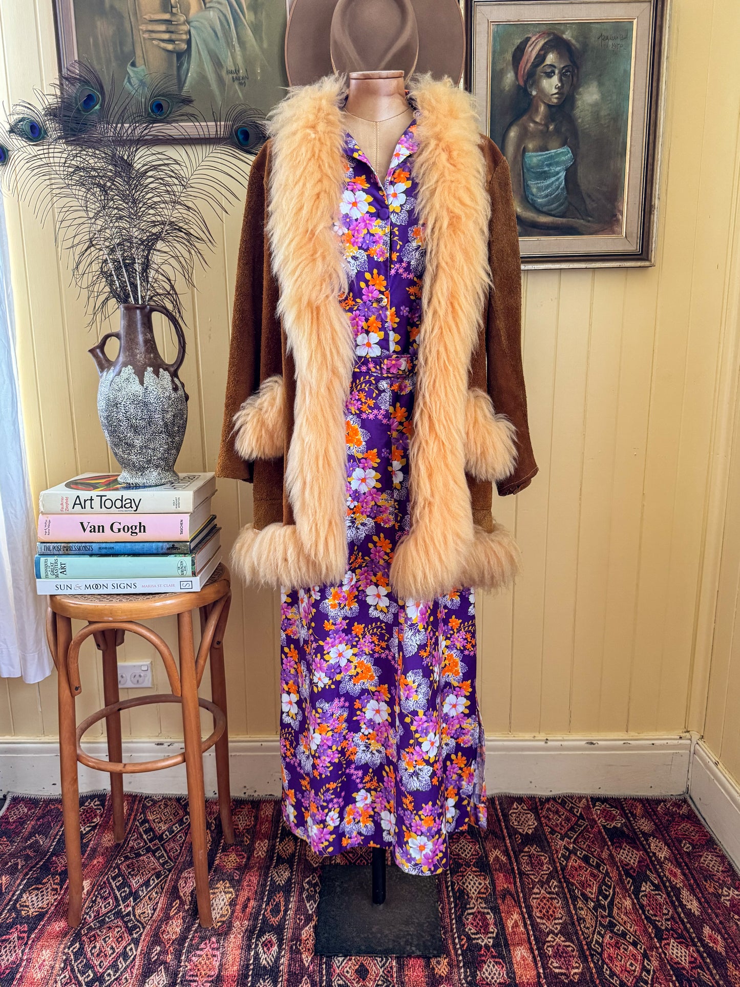VINTAGE 1970S TAN SUEDE SHEEPSKIN LONGLINE PENNY LANE COAT M/L