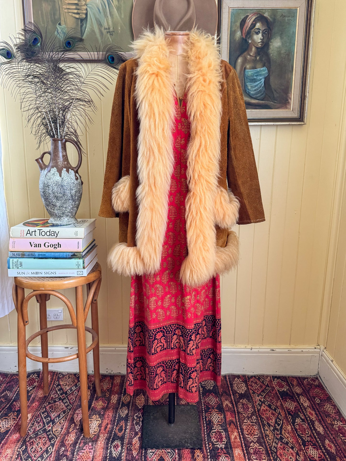 VINTAGE 1970S TAN SUEDE SHEEPSKIN LONGLINE PENNY LANE COAT M/L