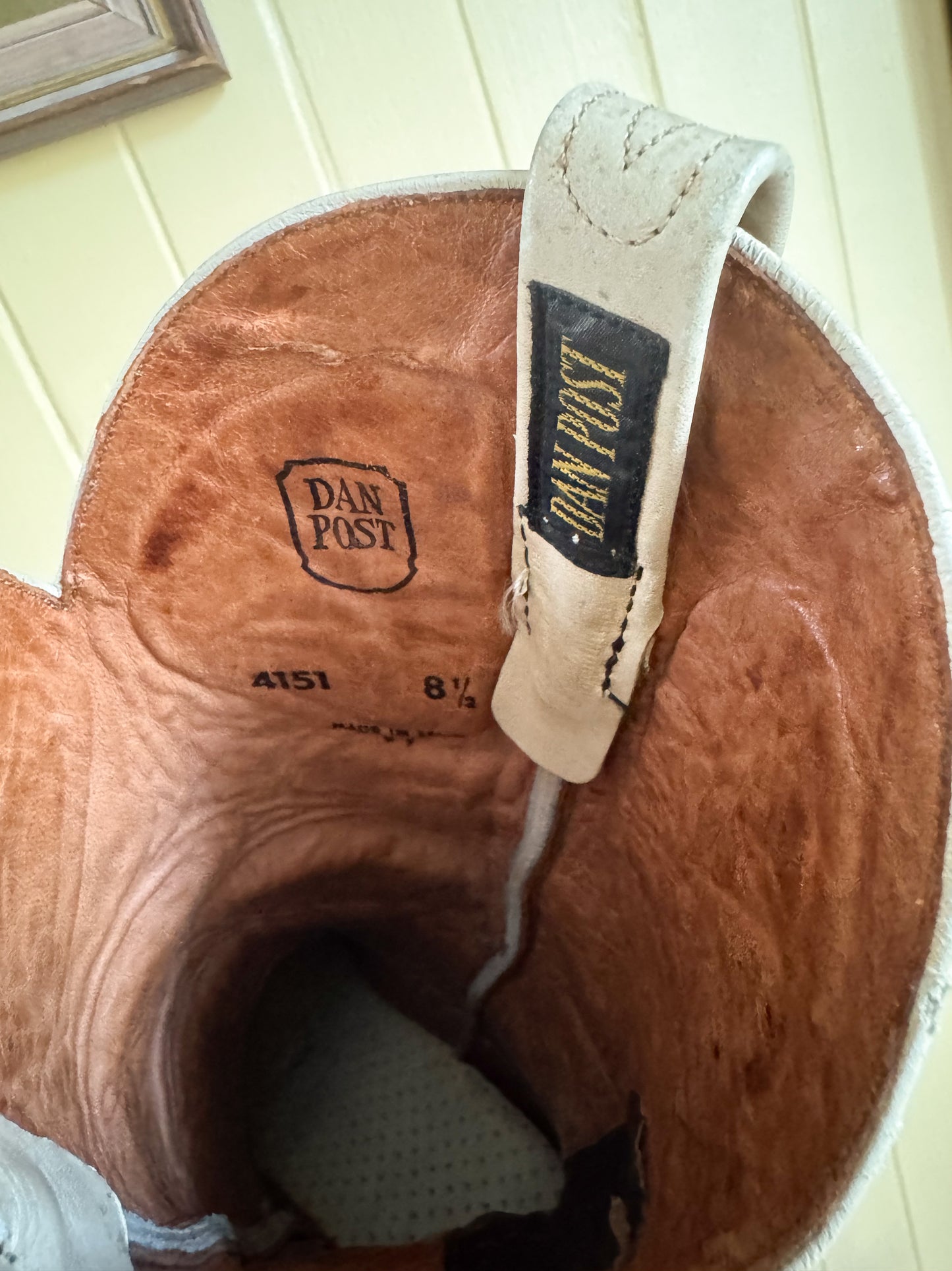 VINTAGE DAN POST CREAM EMBROIDERED LEATHER WESTERN CUBAN HIGH HEEL BOOTS 7.5-8/38-38.5