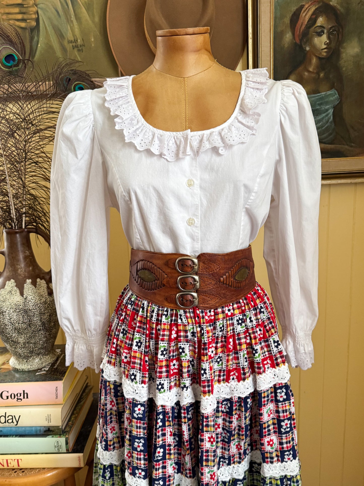 VINTAGE 1980S COTTON BRODIERIE FRILL PEASANT BUTTON THROUGH BLOUSE S/M