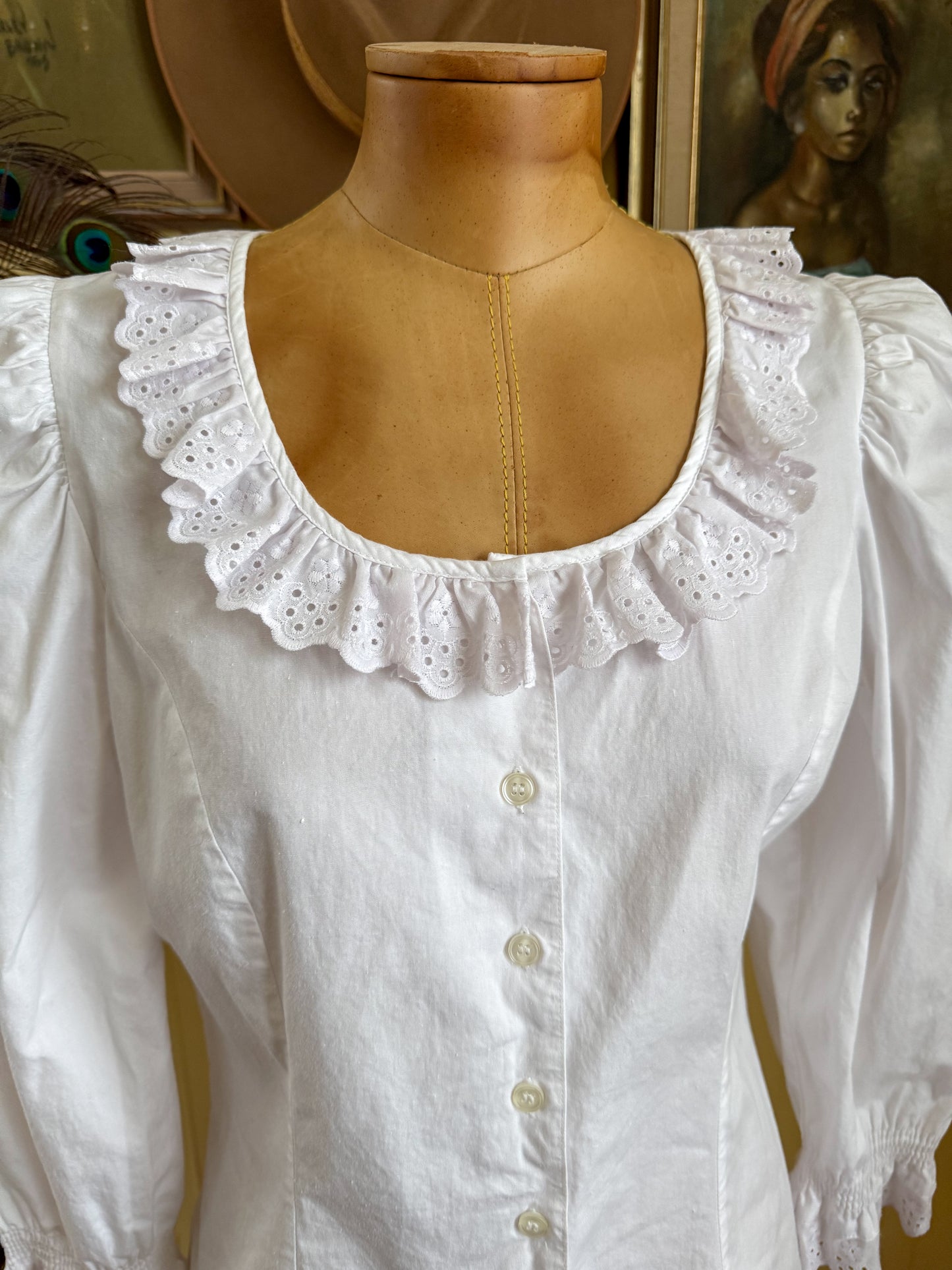 VINTAGE 1980S COTTON BRODIERIE FRILL PEASANT BUTTON THROUGH BLOUSE S/M
