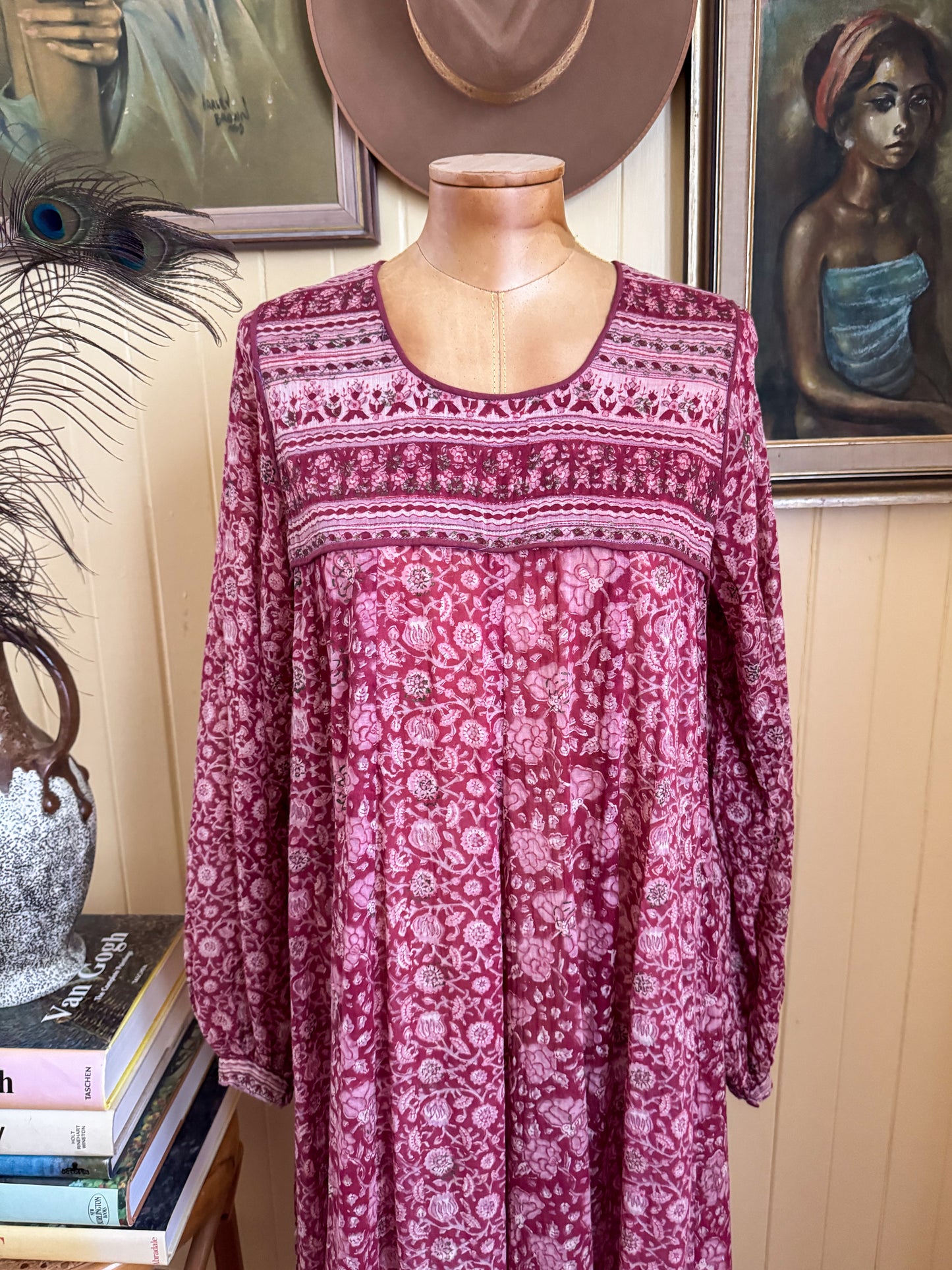 VINTAGE 1970S ELEGANCE OF ASIA INDIAN COTTON GAUZE BLOCK PRINT MIDI DRESS S/M