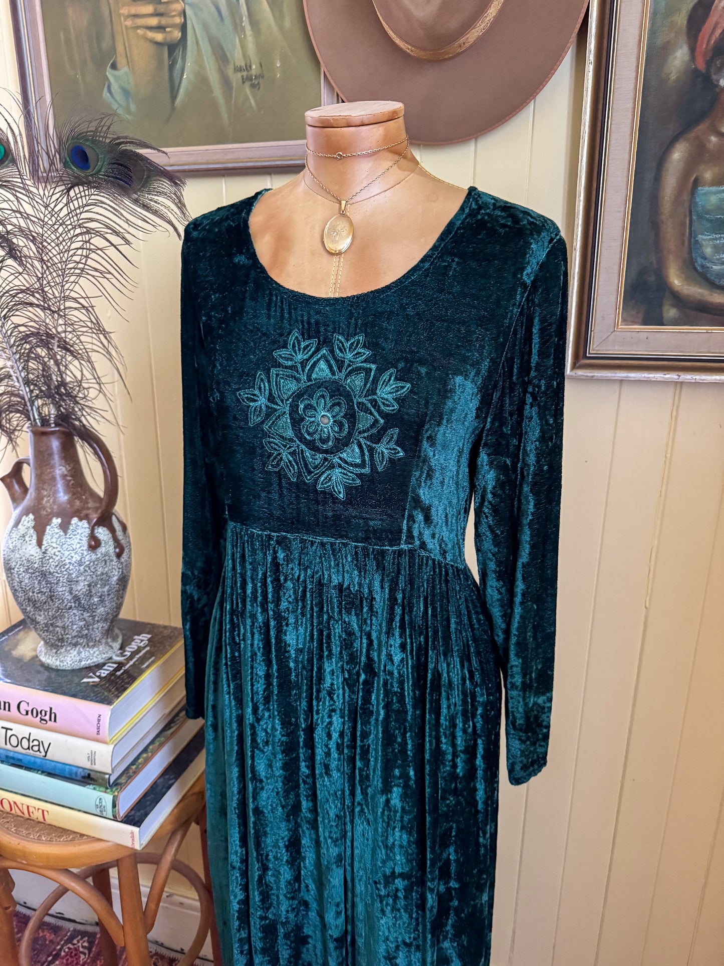 VINTAGE 1990S BANJARA RAYON CRUSHED VELVET EMBROIDERED DRESS S/M