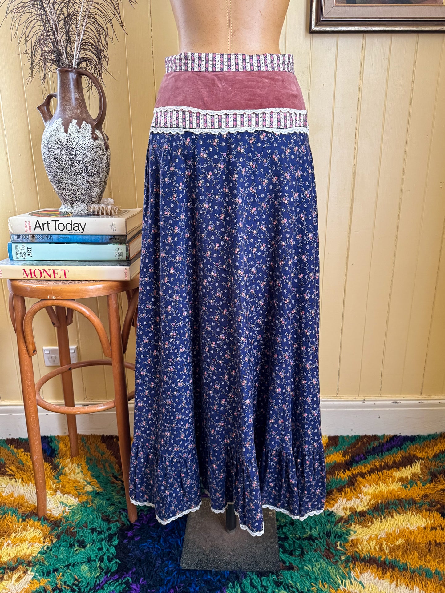 VINTAGE 1970S JESSICA’S GUNNIES GUNNE SAX FLORAL PRINT COTTON + VELVET MAXI SKIRT S