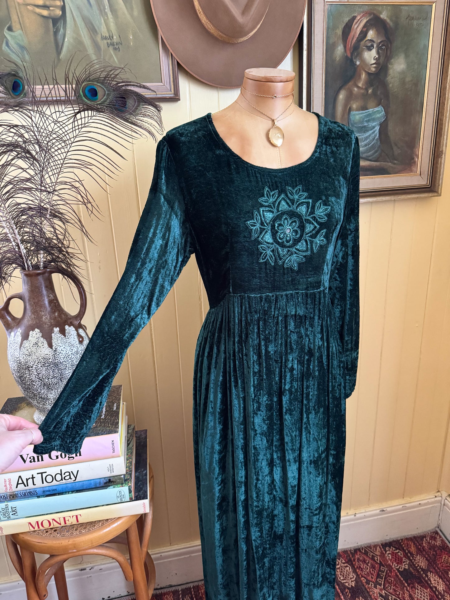 VINTAGE 1990S BANJARA RAYON CRUSHED VELVET EMBROIDERED DRESS S/M