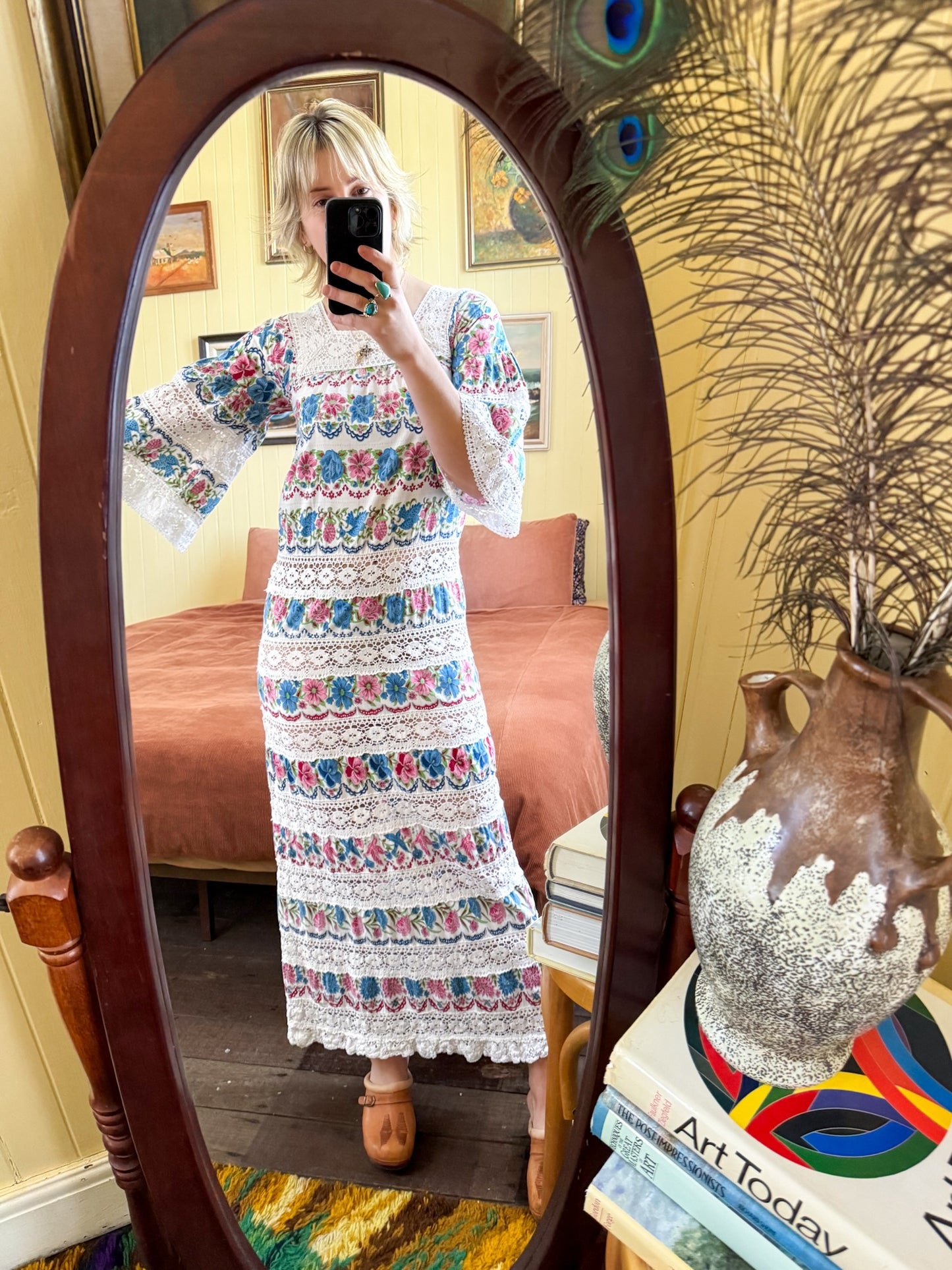 VINTAGE 1970S MEXICAN COTTON FLORAL PRINT LACE TIERED MAXI DRESS S