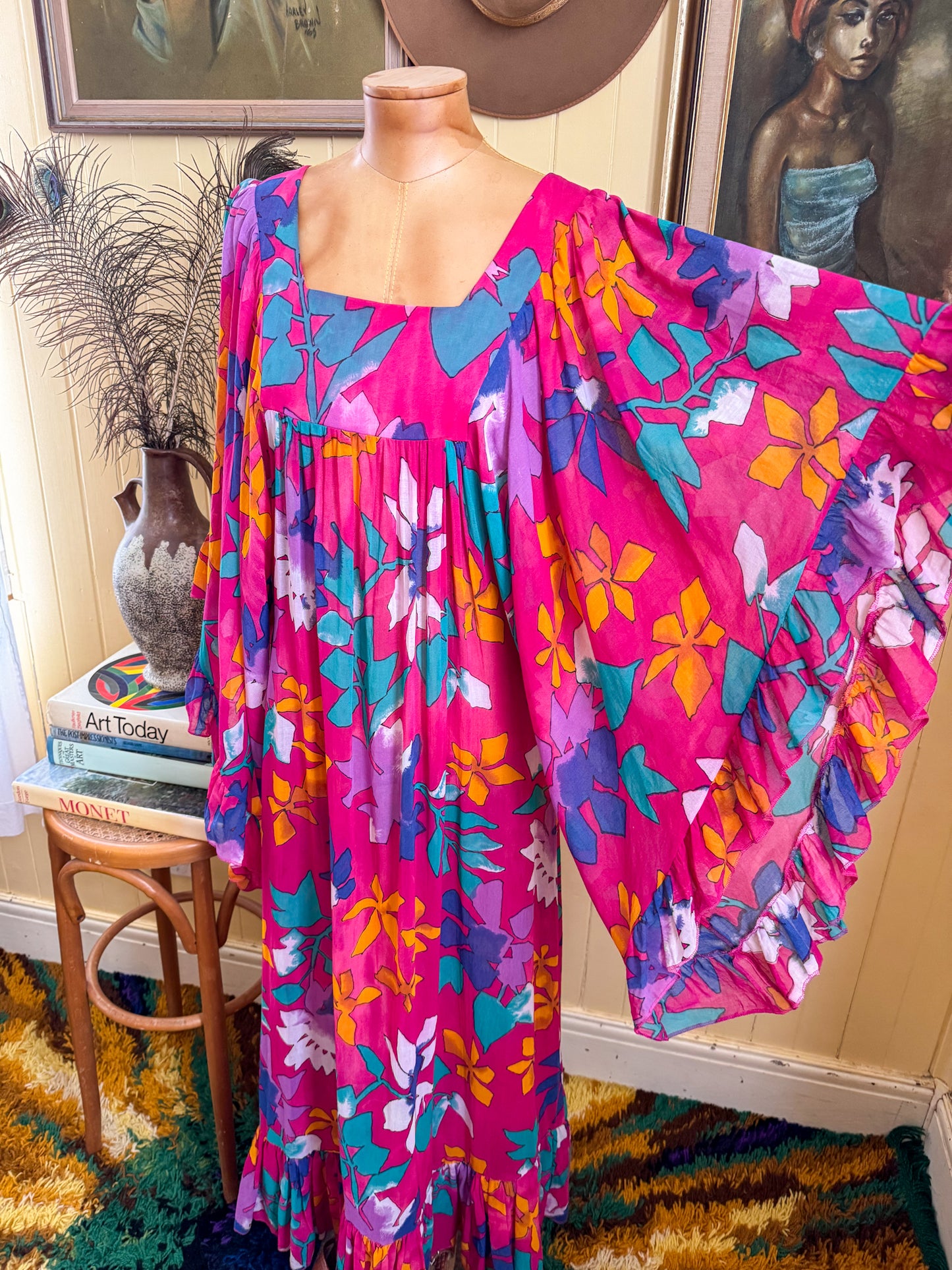 VINTAGE 1970S MISS JANTZEN FLORAL PRINT COTTON GAUZE ANGEL SLEEVE MAXI DRESS S/M/L