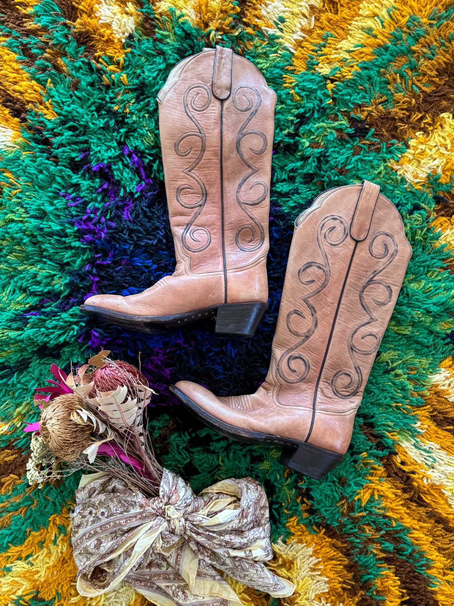 VINTAGE LARRY MAHAN TEXAS EMBROIDERED LEATHER TALL WESTERN CUBAN HEEL BOOTS 7/38