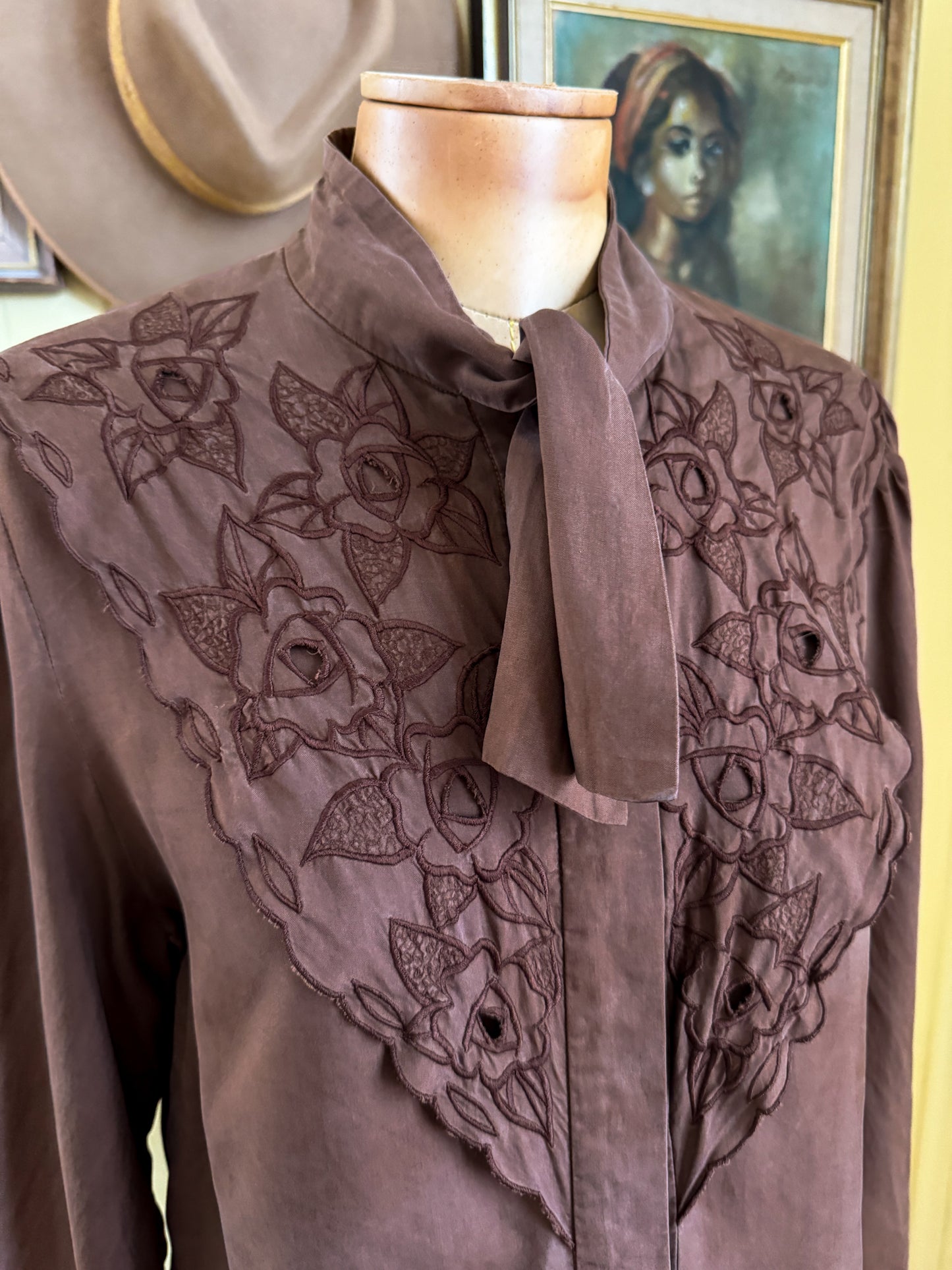 VINTAGE 1980S JAPANESE SILK CHOCOLATE EMBROIDERED COLLAR BLOUSE S/M