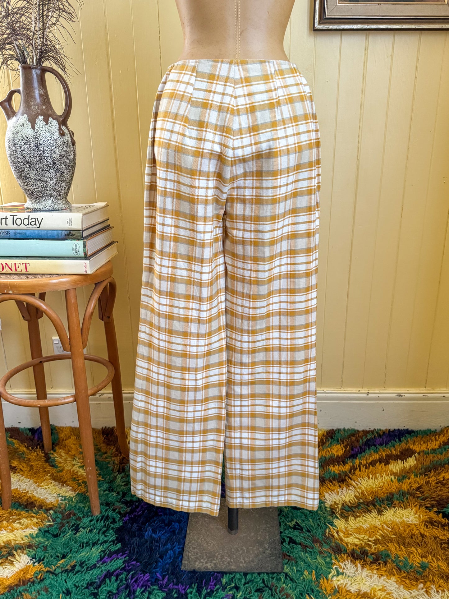 VINTAGE 1960S WHITE ROSE GARMENTS VISCOSE BLEND PLAID WIDE LEG PANTS S