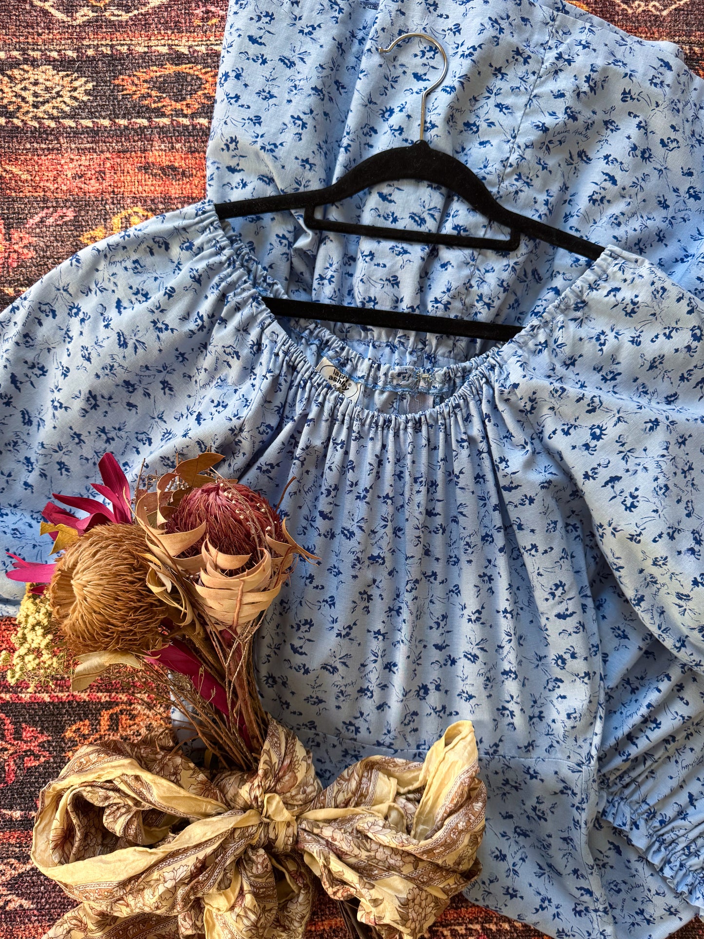 VINTAGE 1980S LAURA ASHLEY COTTON FLORAL + LOGO PRINT PEASANT DRESS XS/S