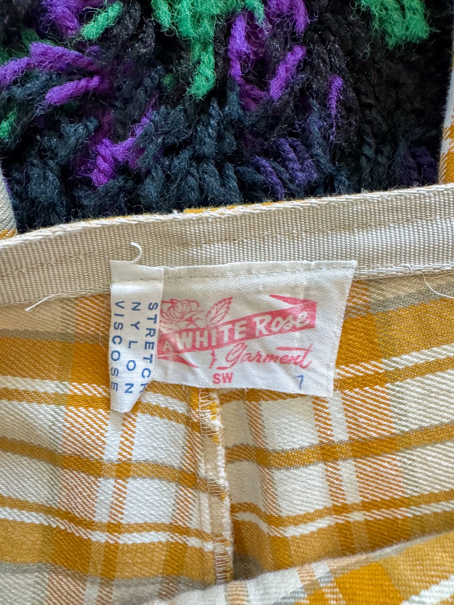 VINTAGE 1960S WHITE ROSE GARMENTS VISCOSE BLEND PLAID WIDE LEG PANTS S
