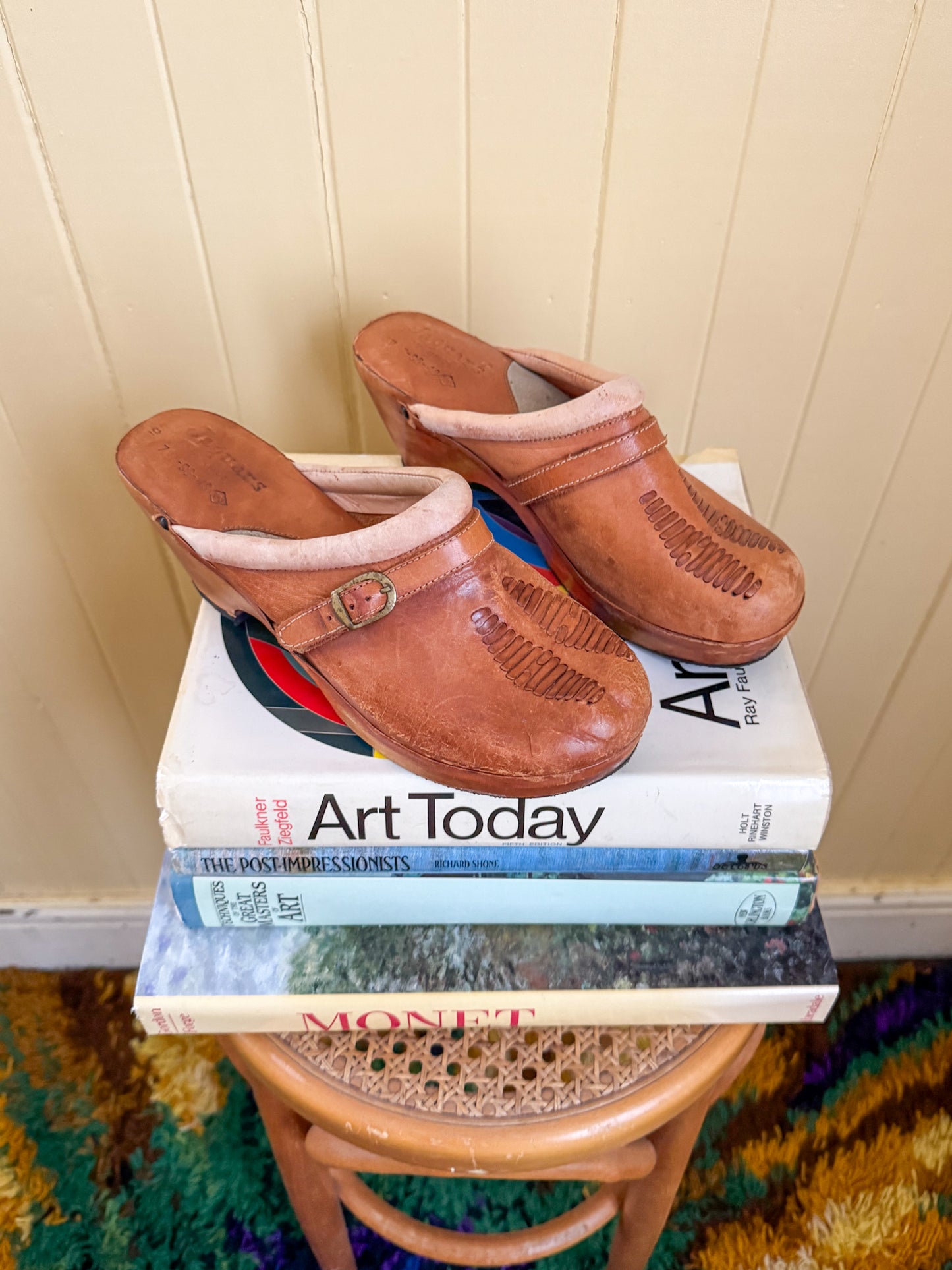 VINTAGE BRAZILIAN NATURAL TAN LEATHER WOODEN CLOGS 10/41