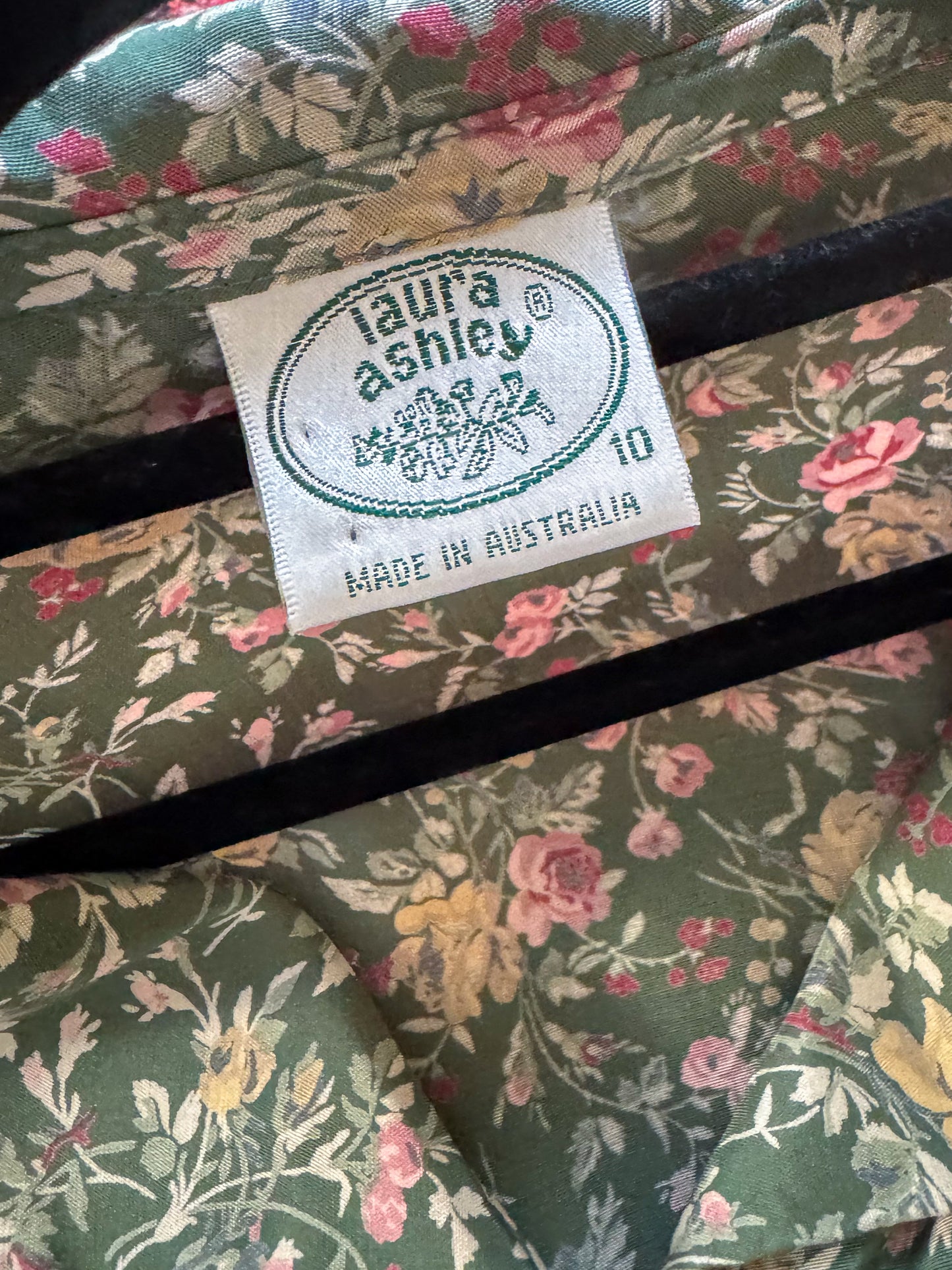 VINTAGE 1990S AUSTRALIAN LAURA ASHLEY VISCOSE BUTTON THROUGH FLORAL PRINT BLOUSE S/M