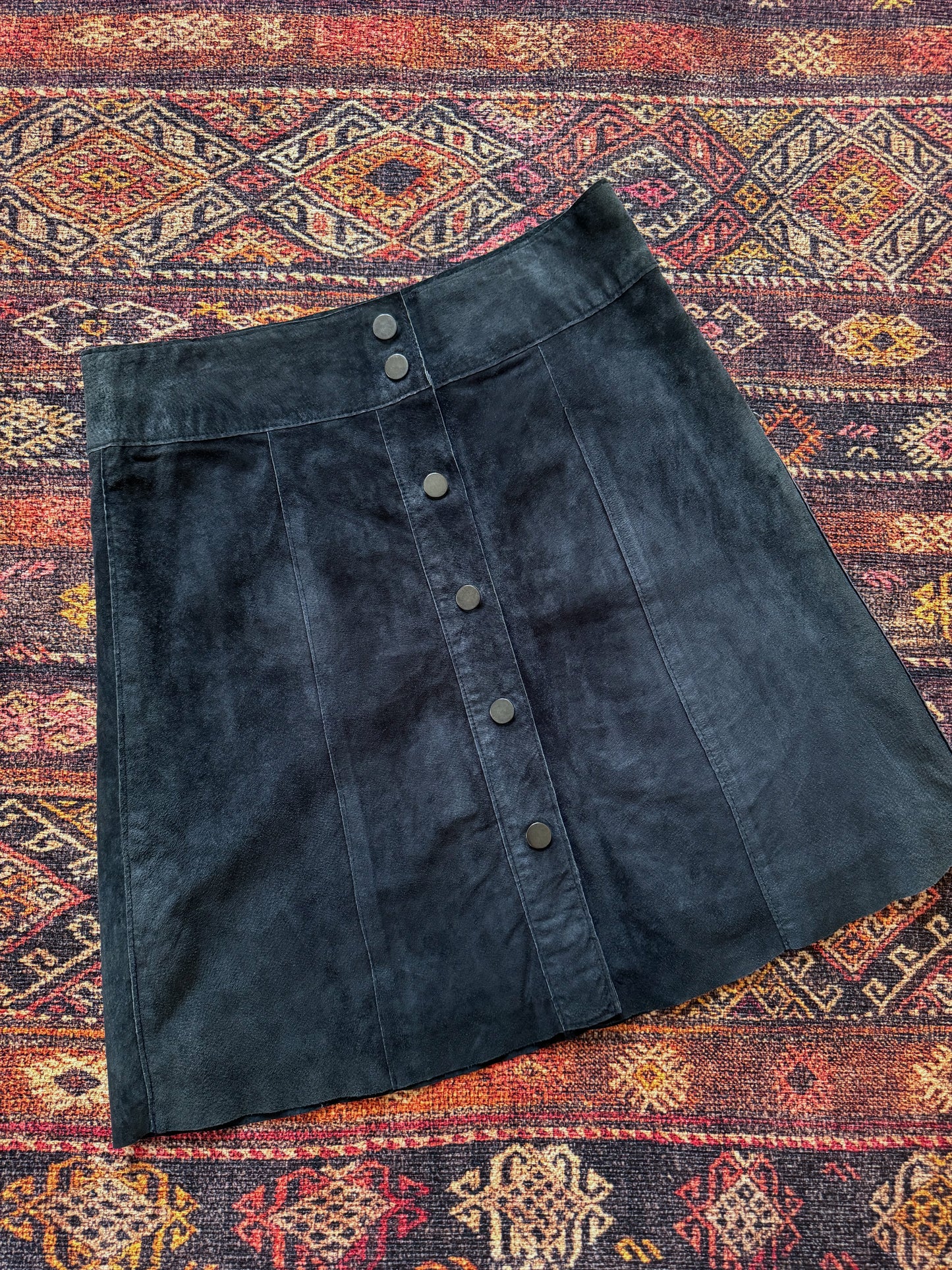 VINTAGE 1970S SUEDE MIDNIGHT LEATHER BUTTON THROUGH KNEE LENGTH SKIRT M