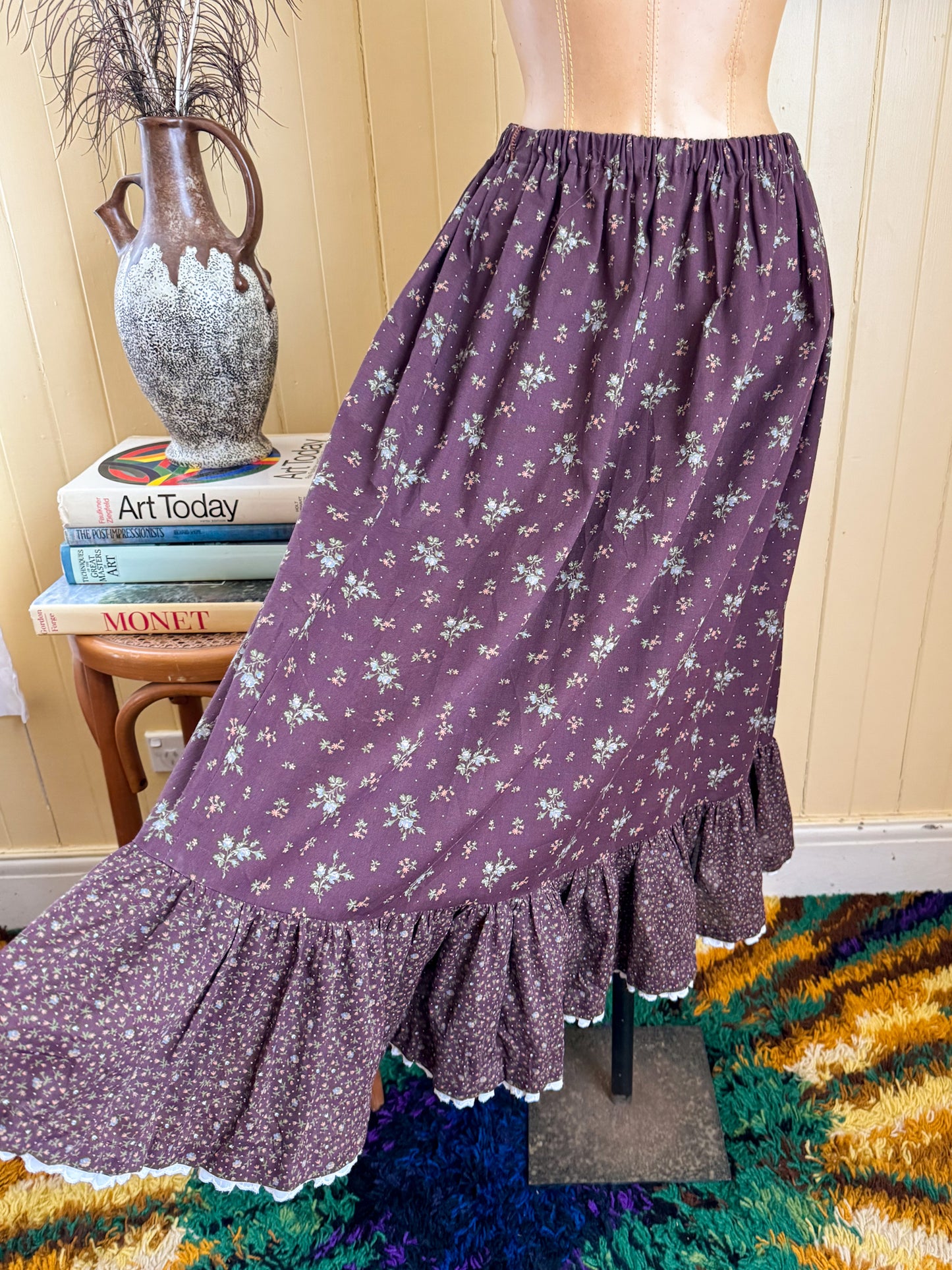 VINTAGE 1970S COTTON FLORAL PRINT RUFFLE LACE TRIM MIDI SKIRT XL