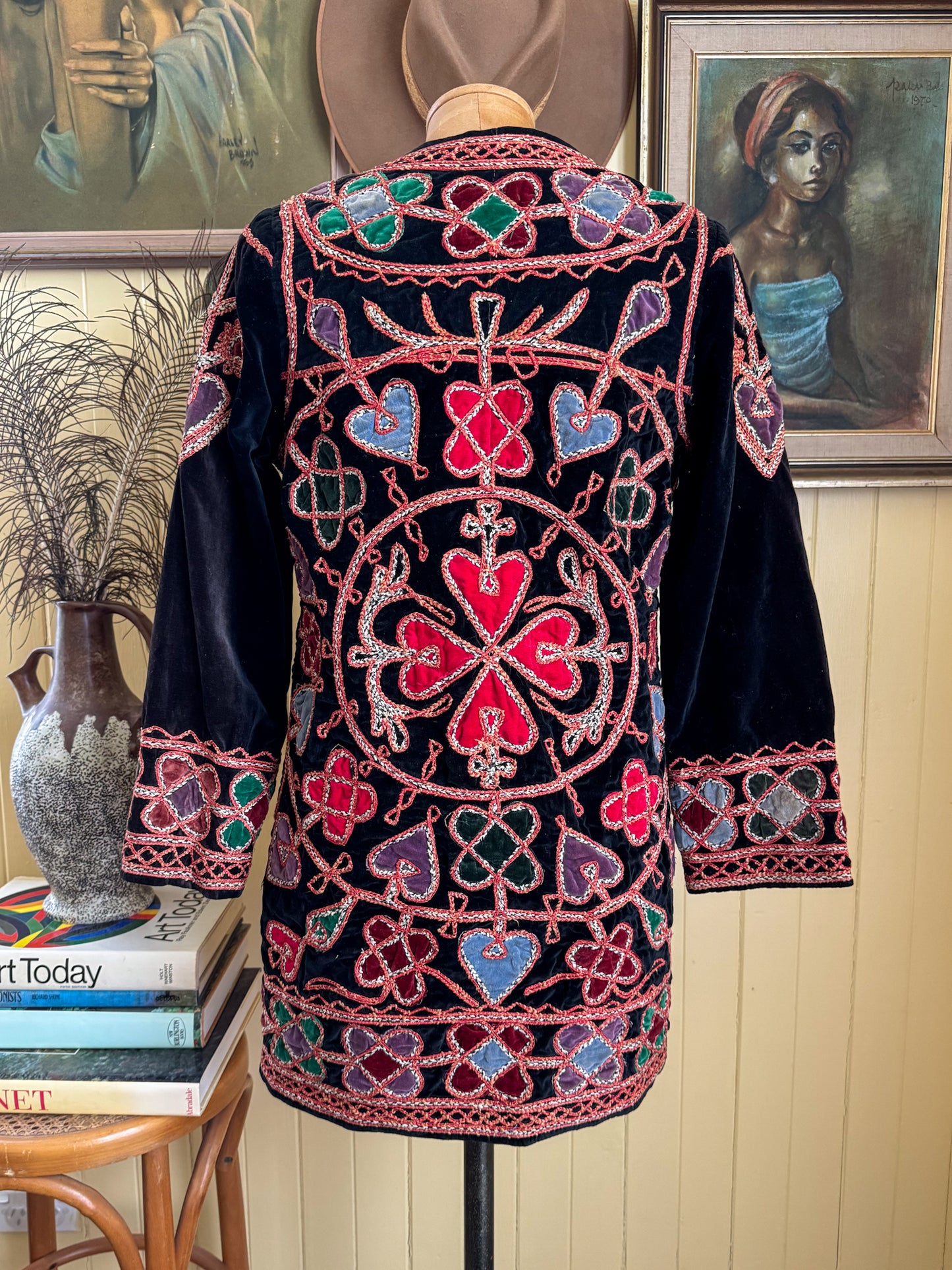 VINTAGE 1960S RARE PAKISTANI HEAVILY EMBROIDERED VELVET JACKET S