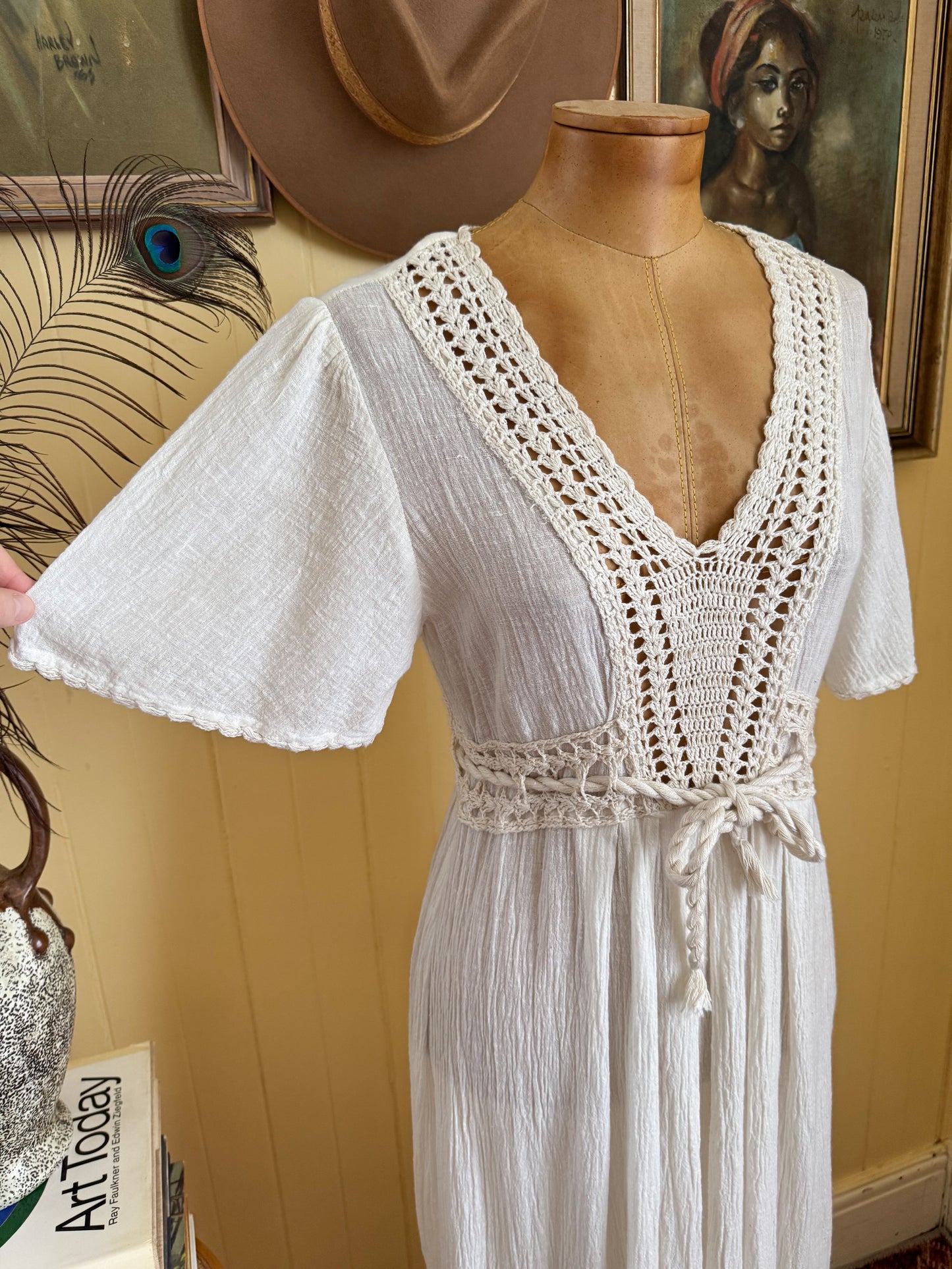 VINTAGE 1970S INDIAN COTTON CHEESECLOTH CROCHET MAXI DRESS S/M