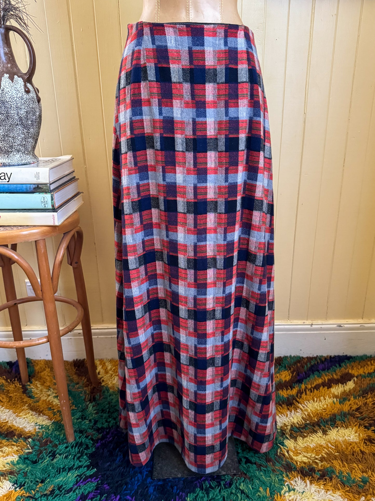 VINTAGE 1970S WOOL BLEND PLAID A-LINE MAXI SKIRT M