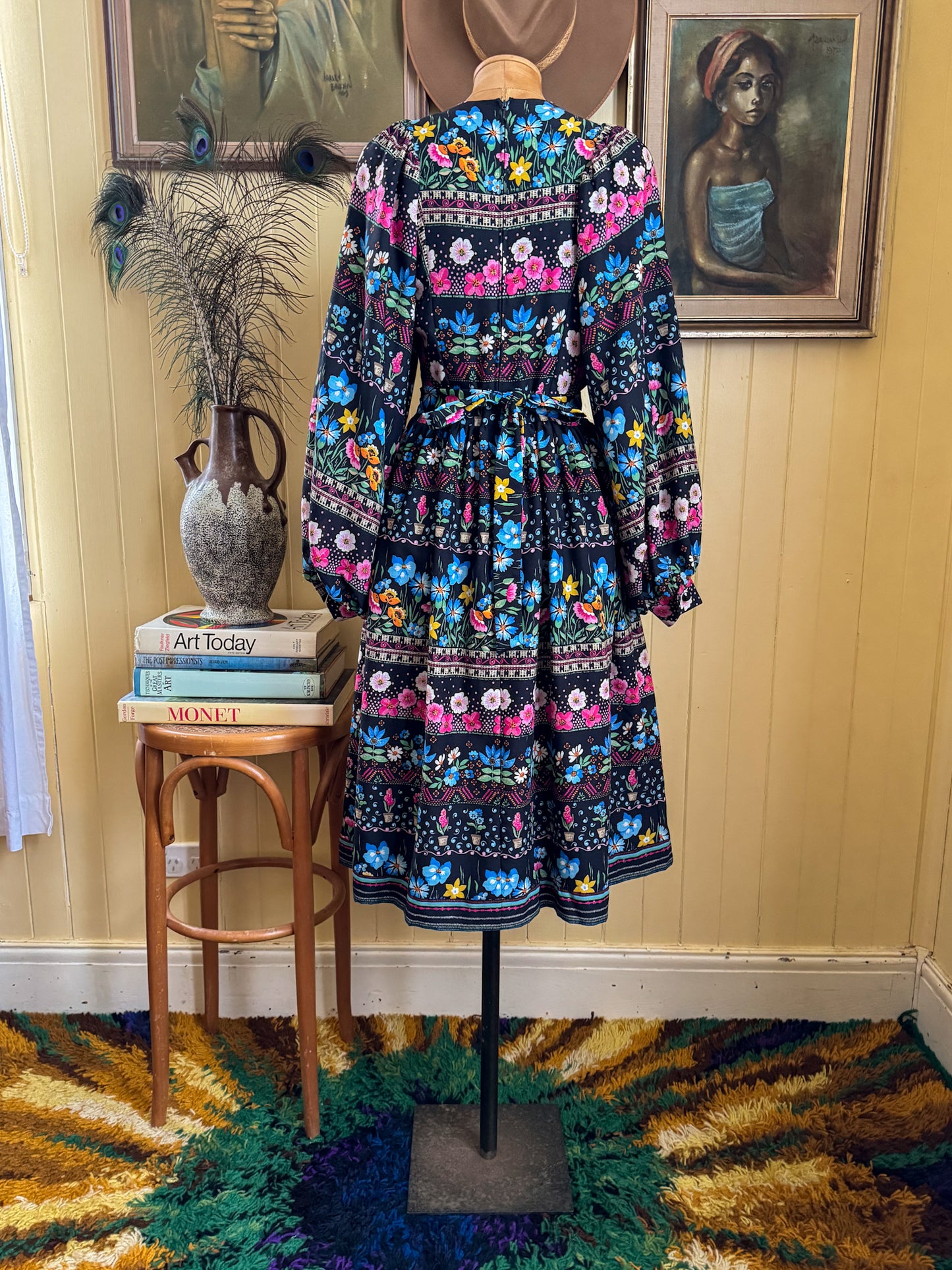 VINTAGE 1970S GERMAN LUCIE LINDEN WOOL BLEND FLORAL PRINT MIDI PEASANT DRESS XS
