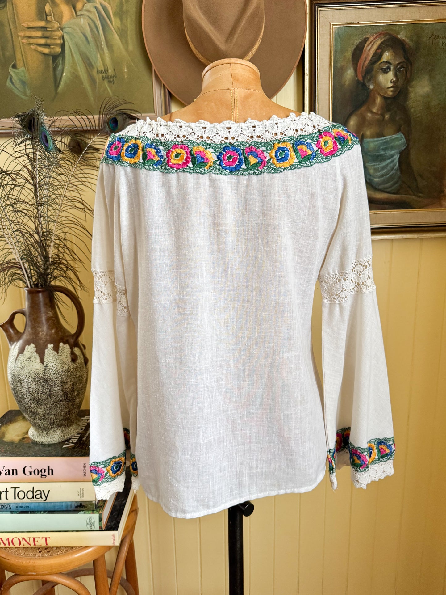 VINTAGE 1970S COTTON BLEND EMBROIDERED CROCHET PEASANT BLOUSE S/M