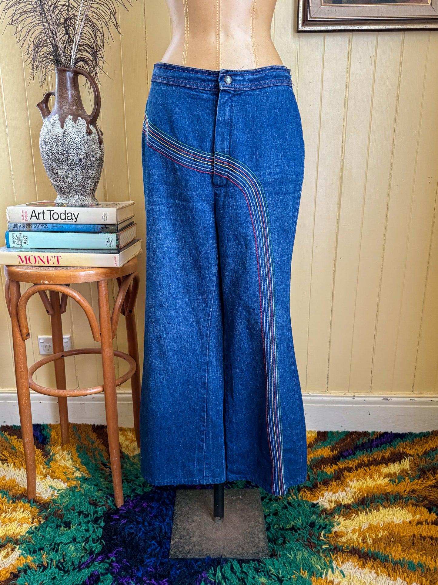 VINTAGE 1970S STUFFED HIGH WAIST RAINBOW STITCH CROPPED DENIM JEANS M