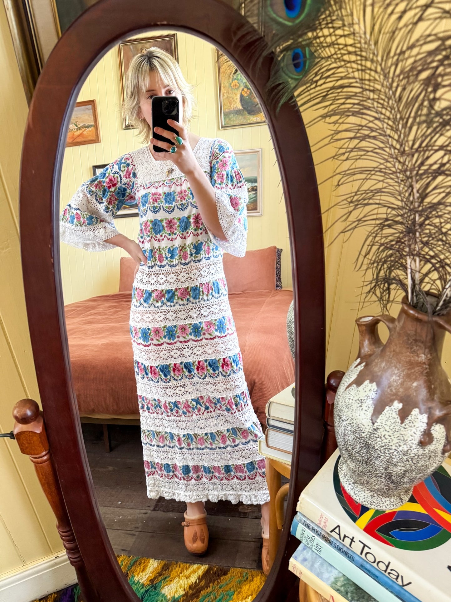 VINTAGE 1970S MEXICAN COTTON FLORAL PRINT LACE TIERED MAXI DRESS S