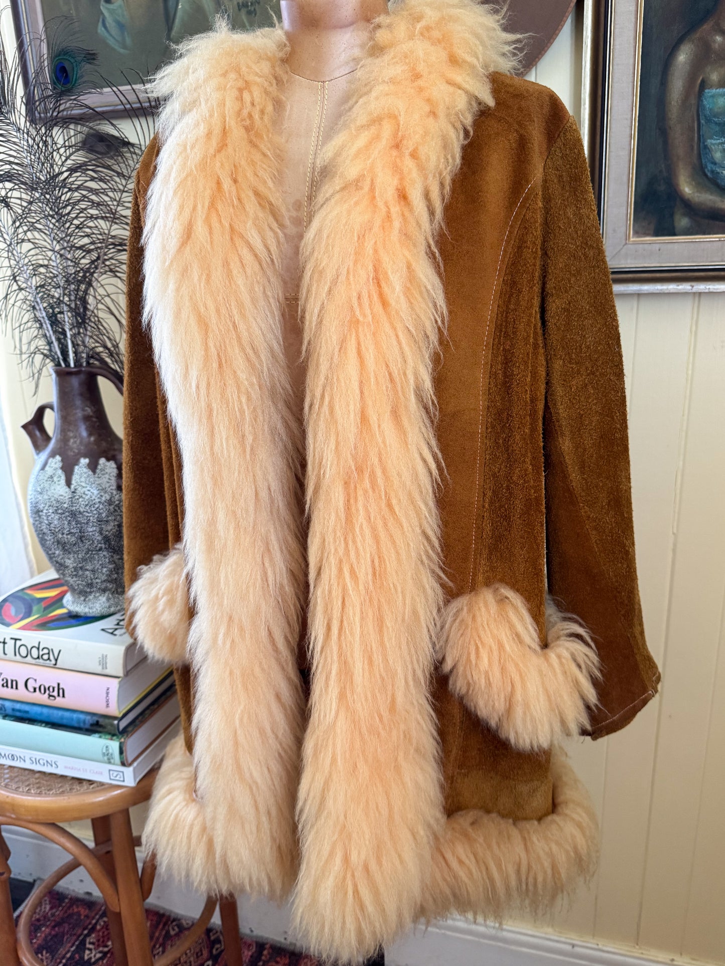 VINTAGE 1970S TAN SUEDE SHEEPSKIN LONGLINE PENNY LANE COAT M/L