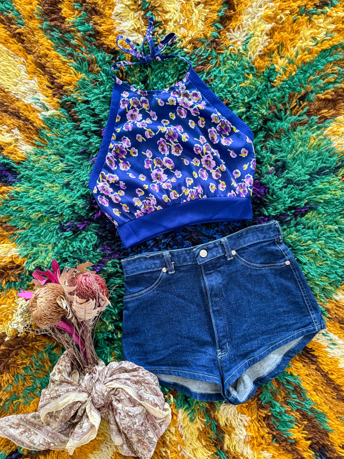 VINTAGE 1970S FINLAW NYLON FLORAL PRINT HALTERNECK CROP TOP XS/S