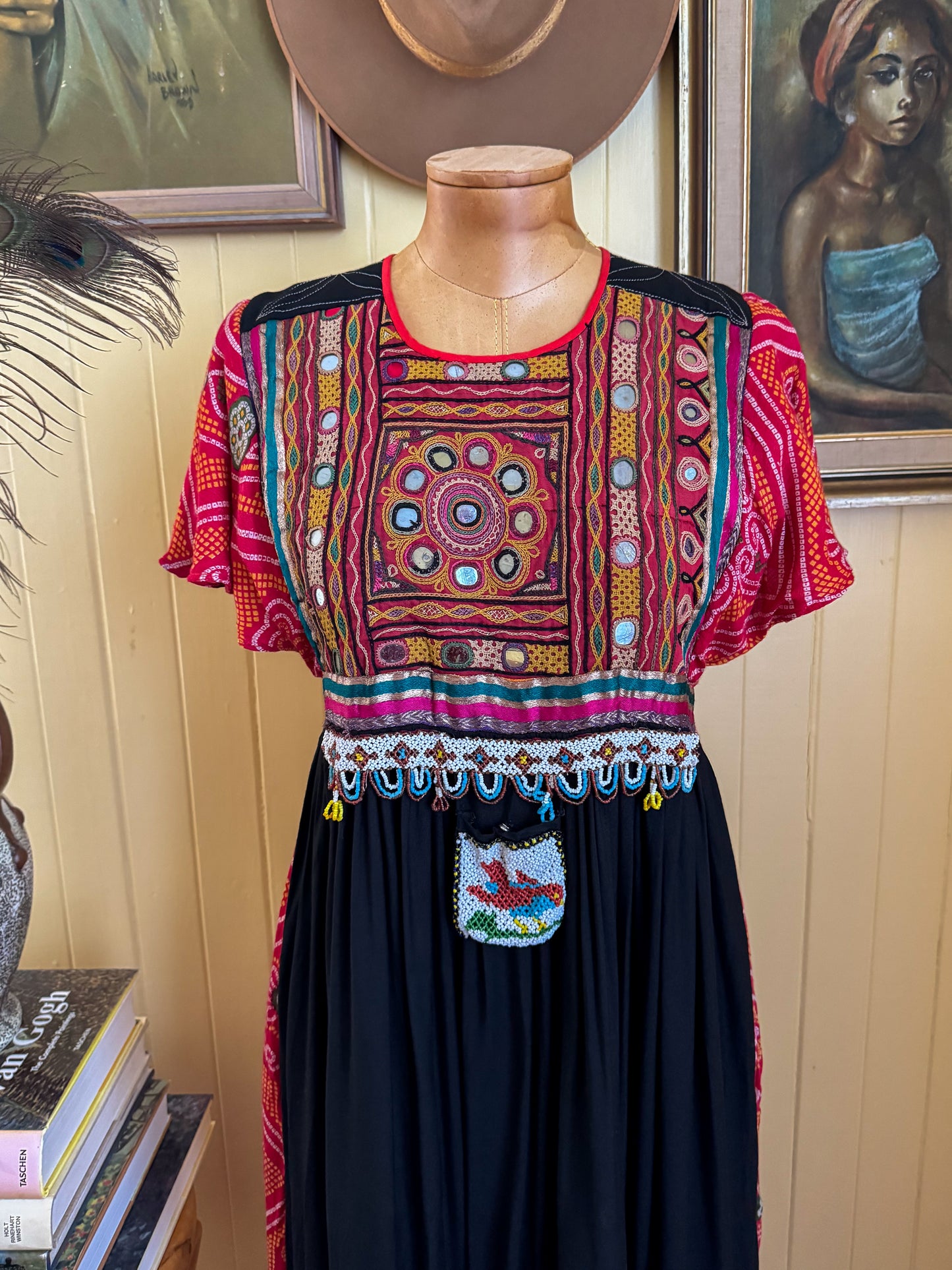 VINTAGE 1970S DIVALI INDIAN RAYON EMBROIDERED BEADED PRINT MIDI DRESS XS/S